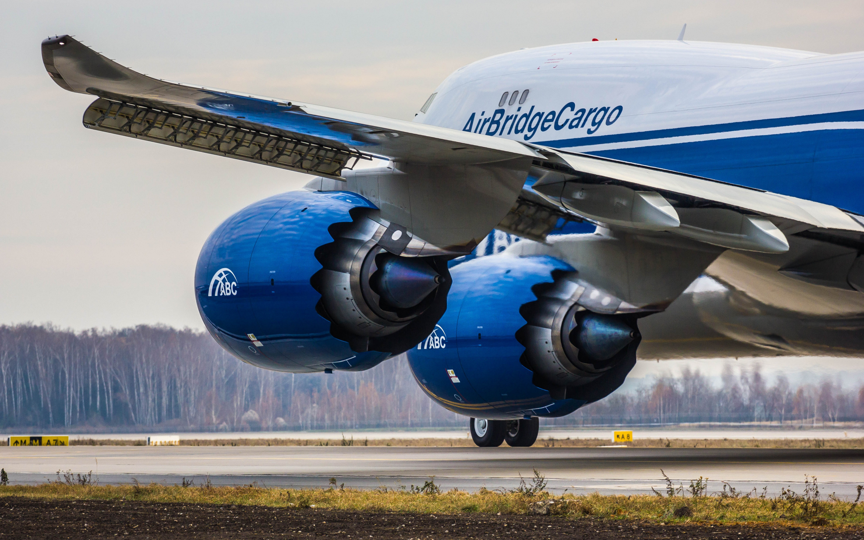 Boeing 747, Cargo transport marvel, Skyborne logistics, Flying heavy, 2880x1800 HD Desktop