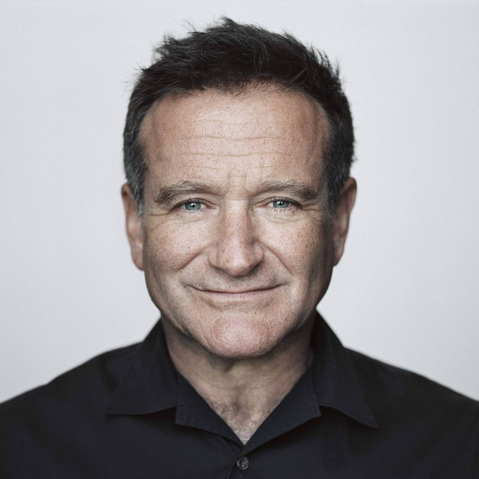 Robin Williams: Appeared as the title character in a 1980 musical comedy film, Popeye. 2000x2000 HD Background.
