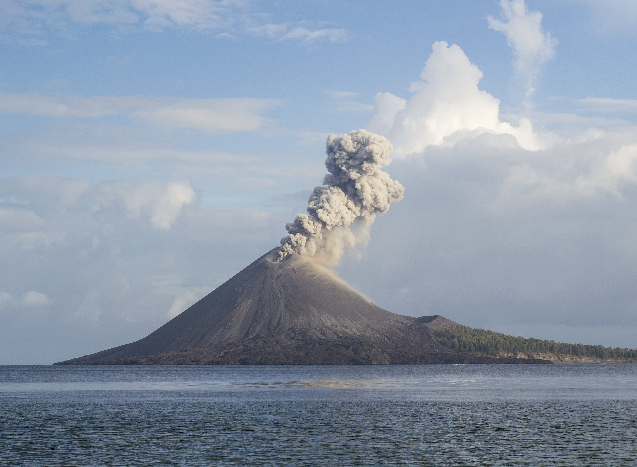 Krakatoa Island, Geological wonder, Manon Houston, Indonesia, 2500x1840 HD Desktop