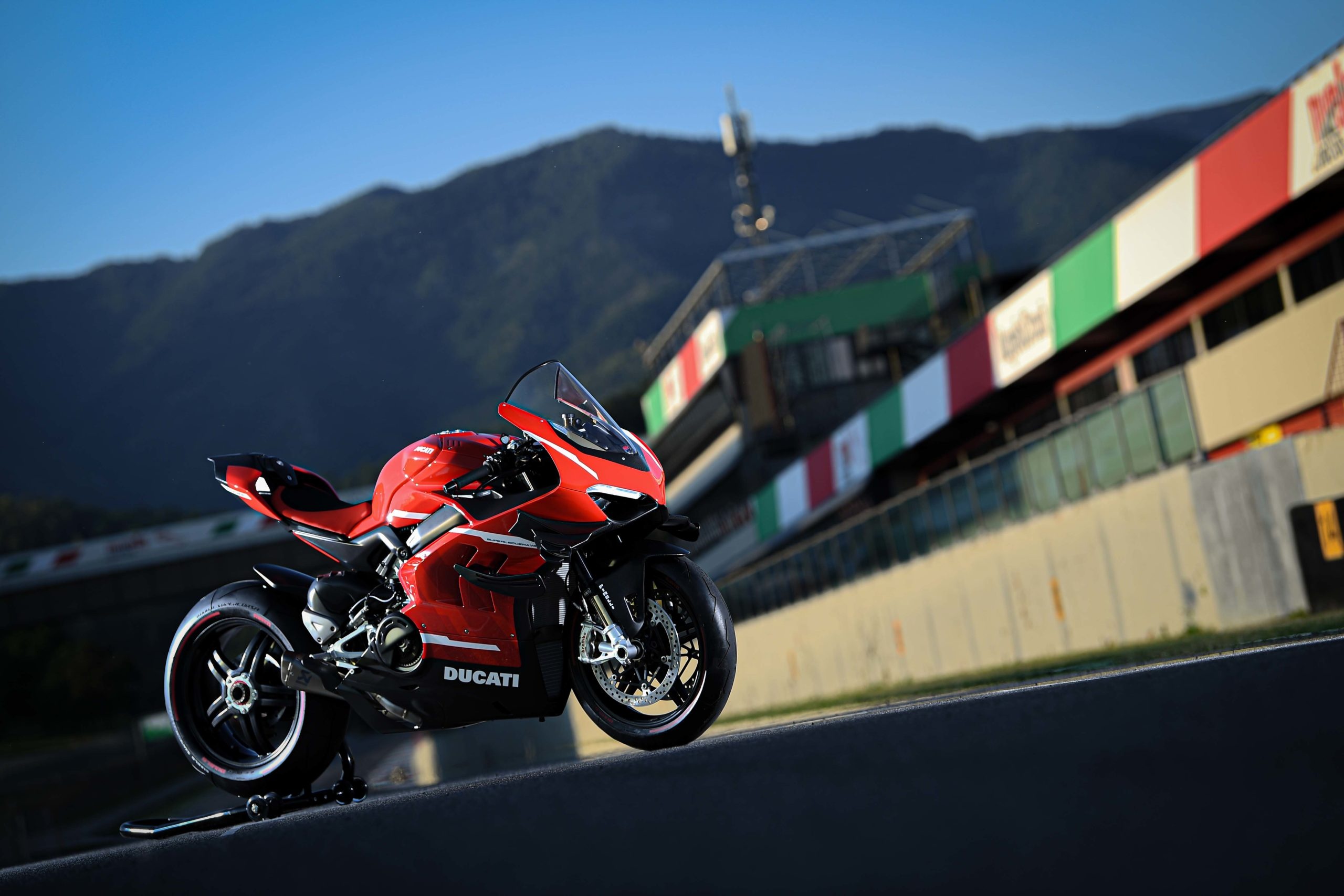 Ducati Superleggera V4, Too many, Hi-res photos, Asphalt, 2560x1710 HD Desktop