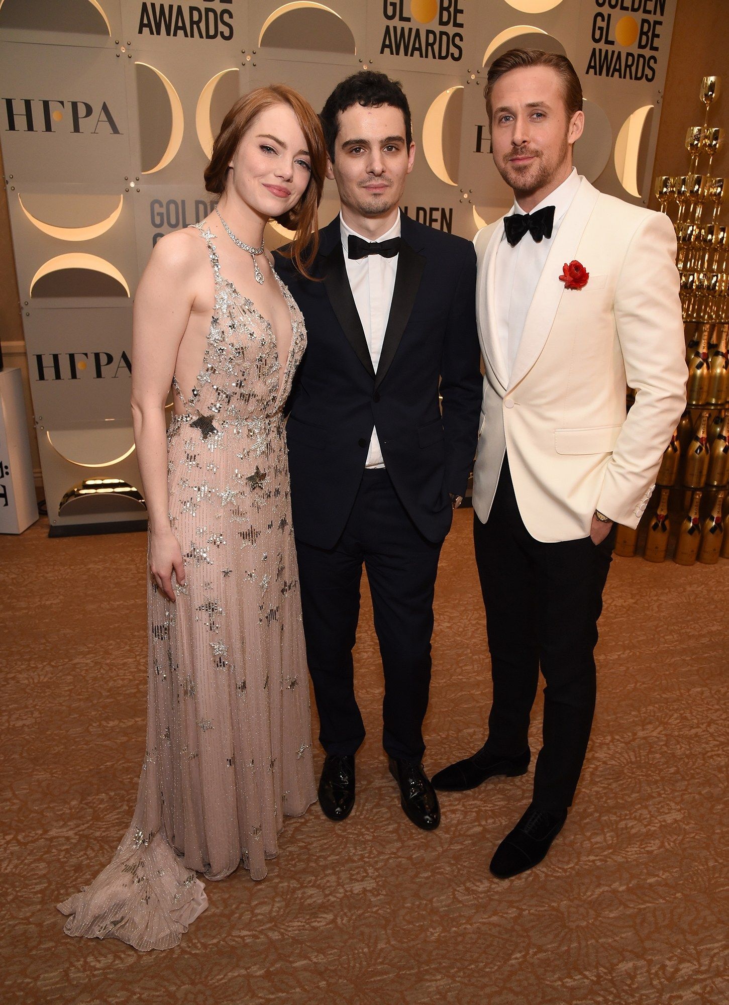 Emma Stone, Damien Chazelle, Golden Globe Award, Red carpet fashion, 1460x2000 HD Phone