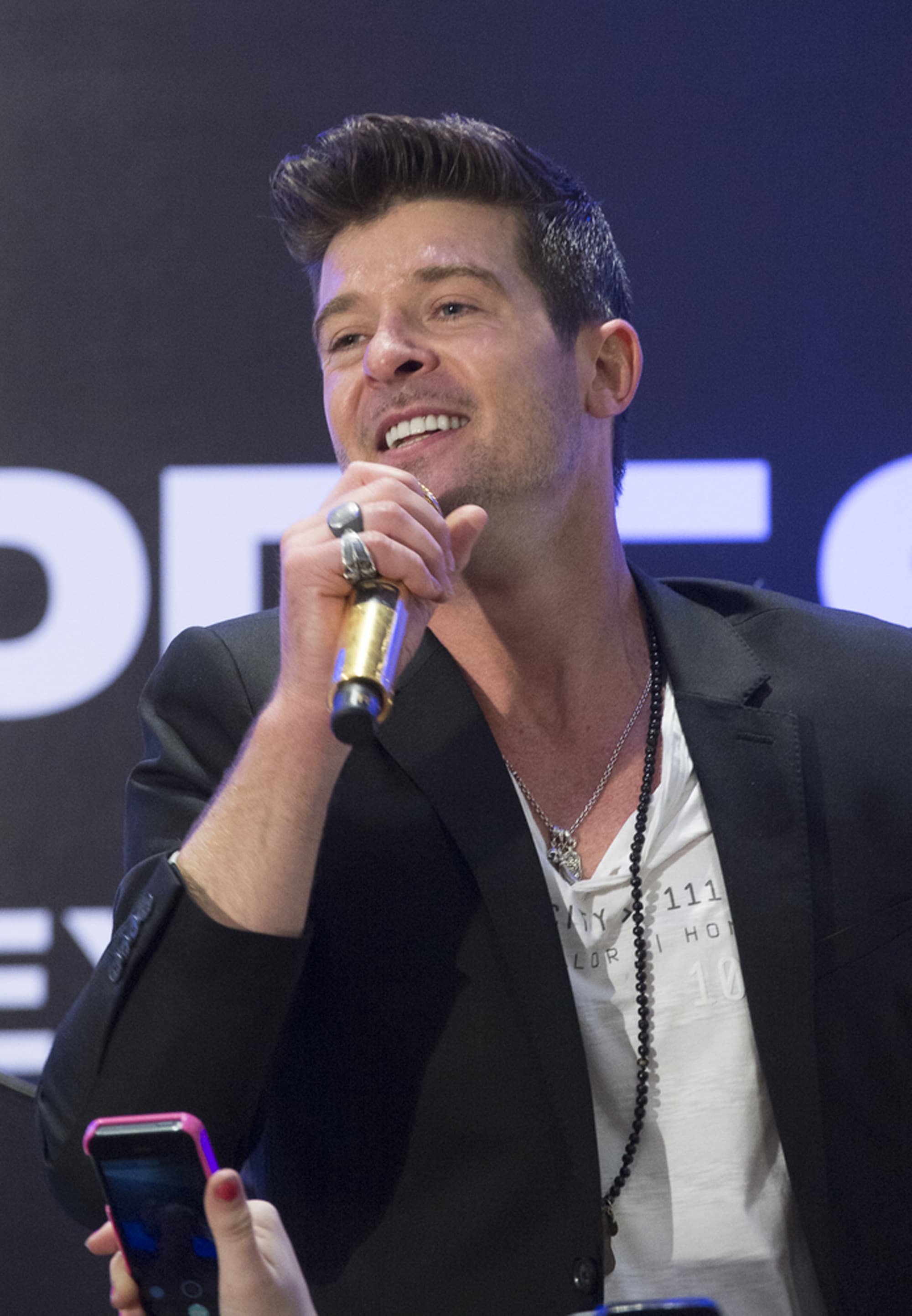 Robin Thicke, Life turned upside down, Personal journey, Challenges, 2000x2890 HD Handy