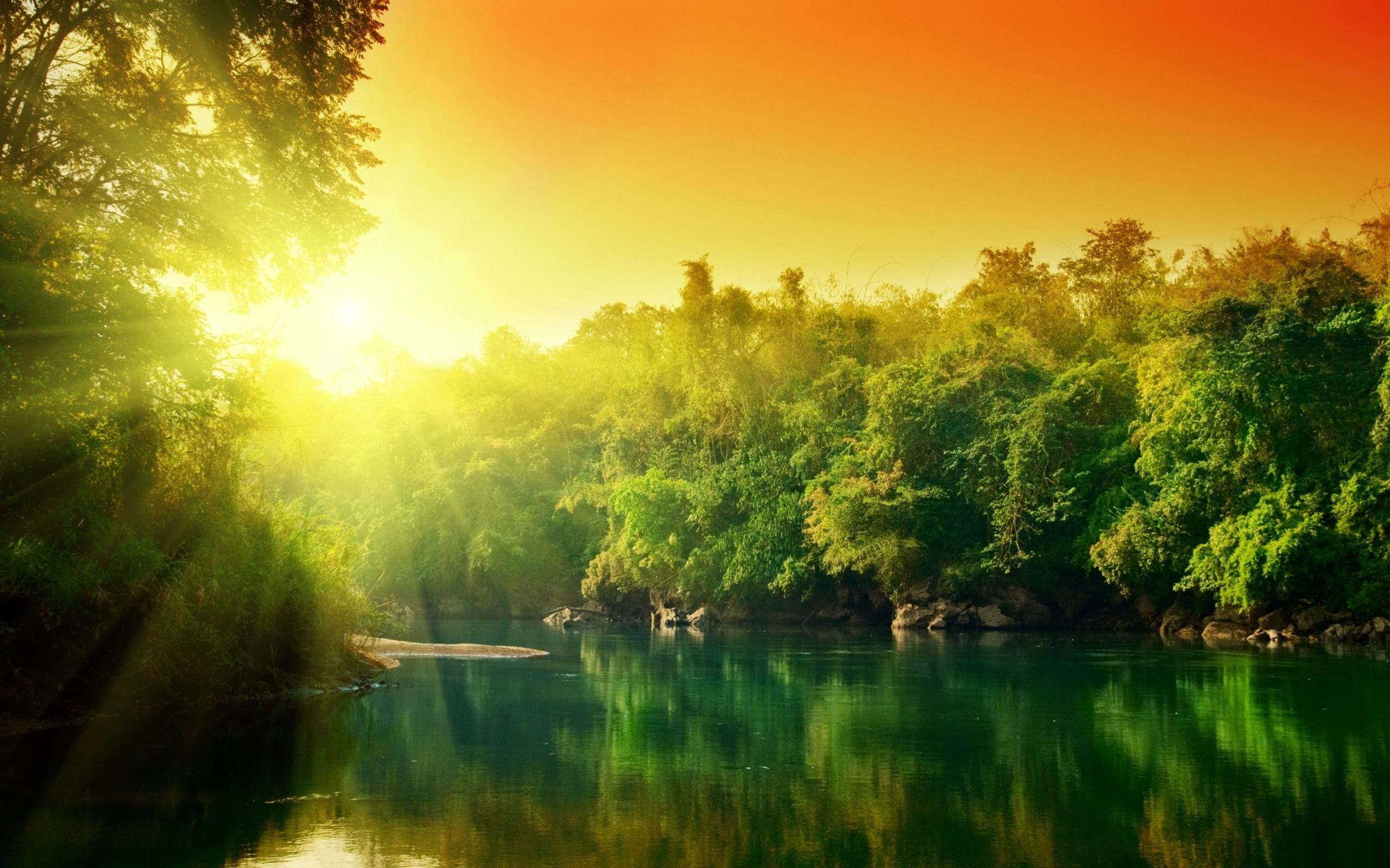 Gelassener Fluss bei Sonnenuntergang, 2560x1600 HD Desktop