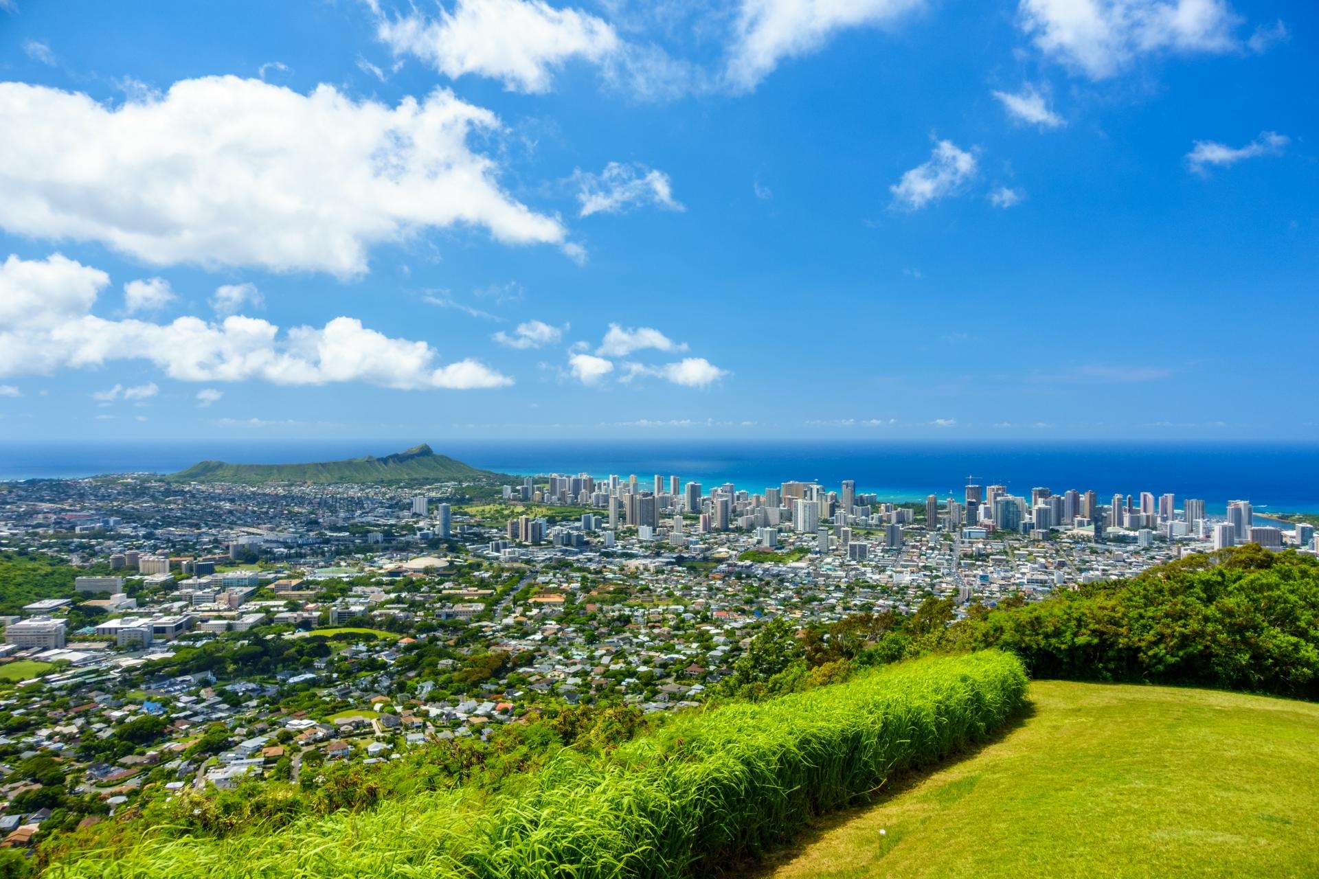 Honolulu: Tantalus lookout view in Honolulu. 1920x1280 HD Background.