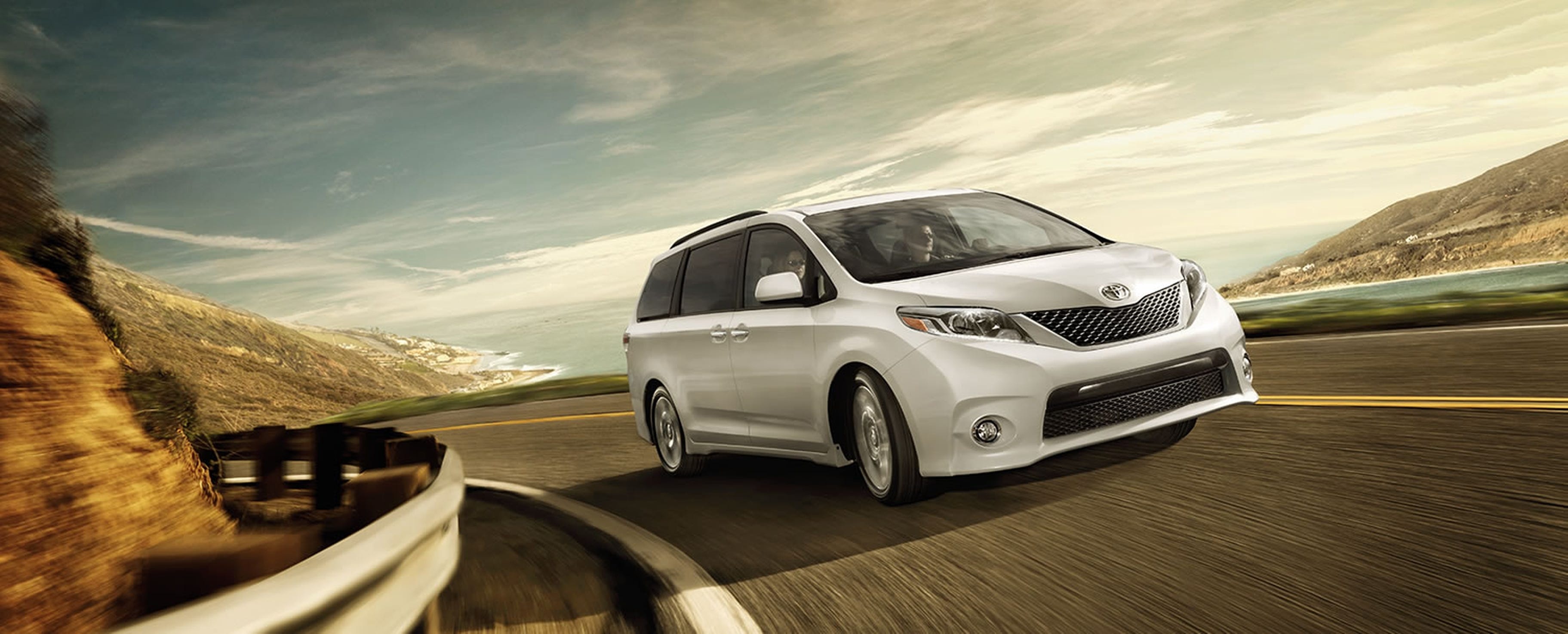 Toyota Sienna, Test drive, Safer and more stylish, 3650x1480 Dual Screen Desktop