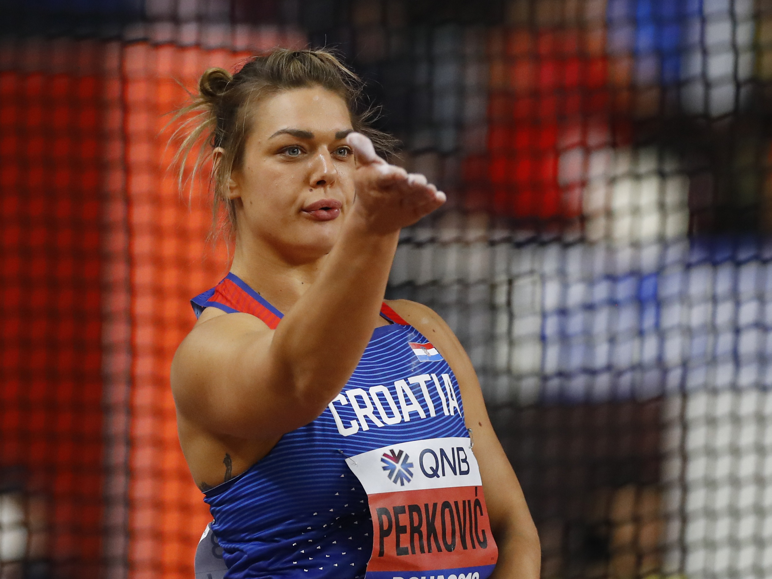Sandra Perkovic, Quest for third gold, Discus throwing, New List, 2510x1880 HD Desktop