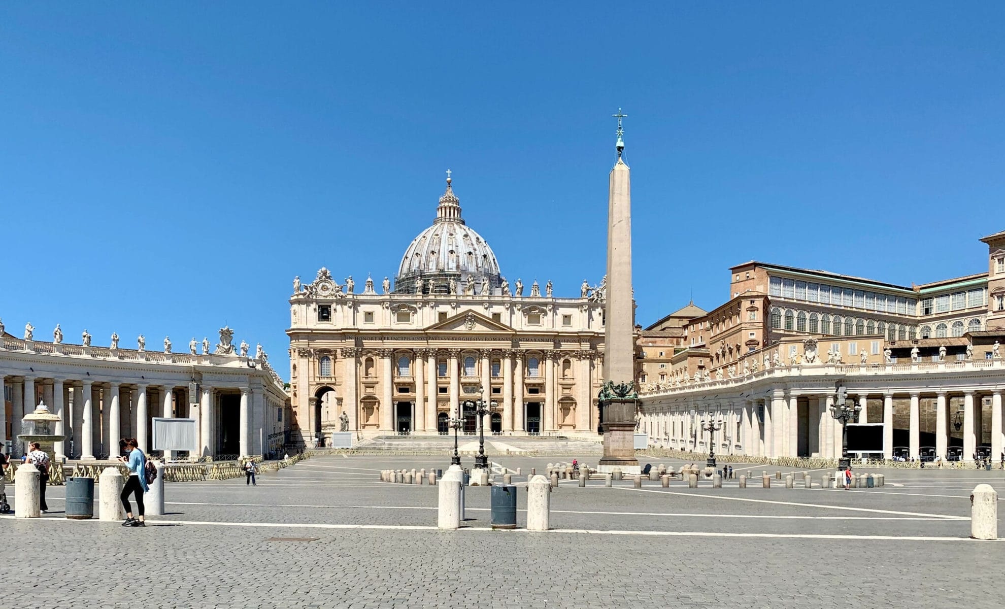 St. Peters Cathedral, Iconic landmark, Tourist highlights, Religious charm, 1980x1200 HD Desktop
