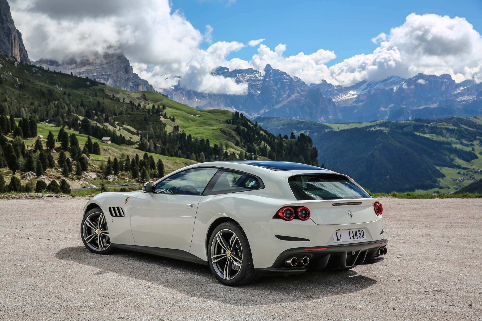 Ferrari GTC4 Lusso, Shared wallpapers, Posted by fans, Community of enthusiasts, 2040x1360 HD Desktop