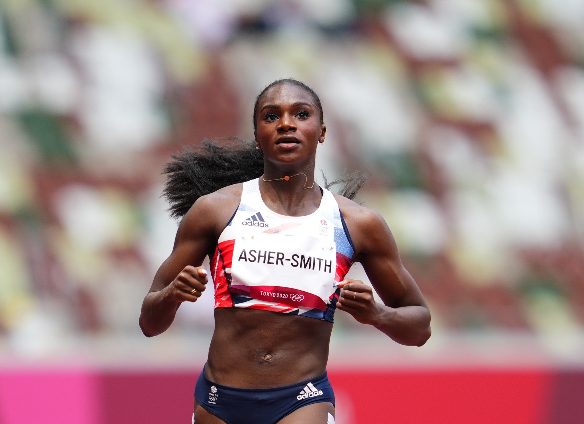 Dina Asher-Smith, Team GB golden girl, Tough battle, 100m Olympic medal, 2040x1490 HD Desktop