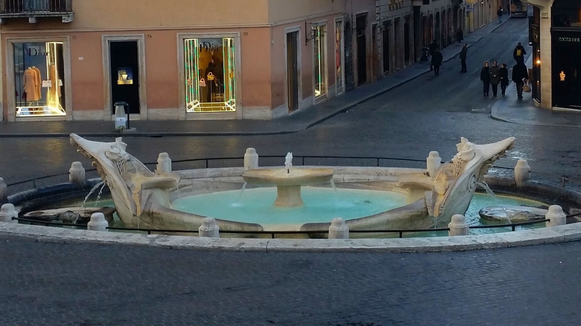 Barcaccia-Brunnen (Fontana della Barcaccia) in Rom, 1920x1080 Full HD Desktop