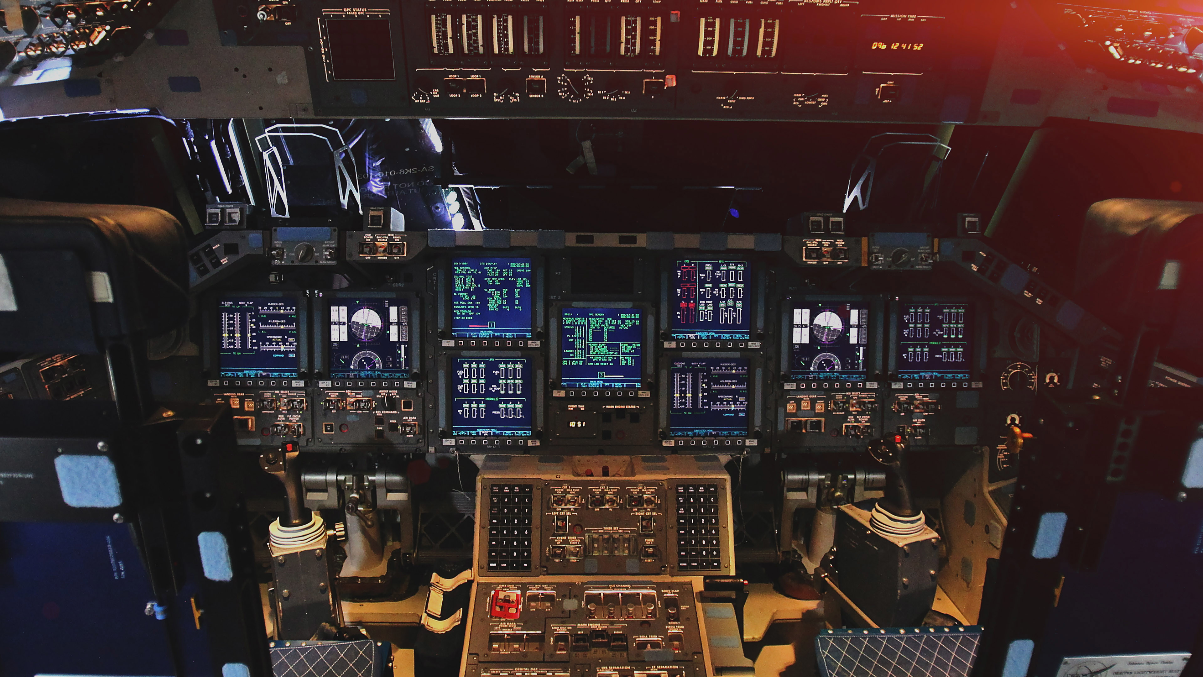 Interior of a spaceship, Futuristic environment, Otherworldly atmosphere, Space adventure, 3840x2160 4K Desktop