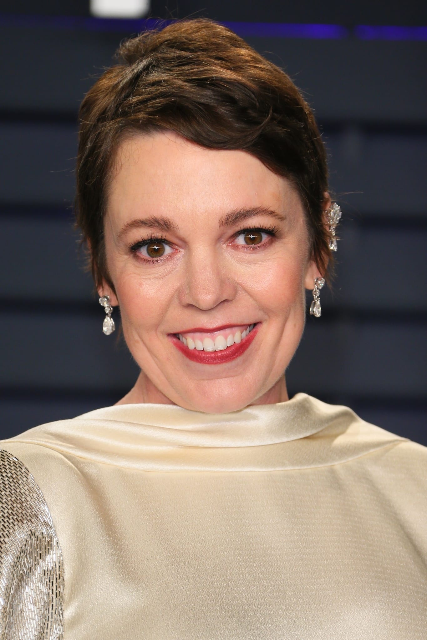 Olivia Colman, Profile images, The Movie Database, 1370x2050 HD Phone