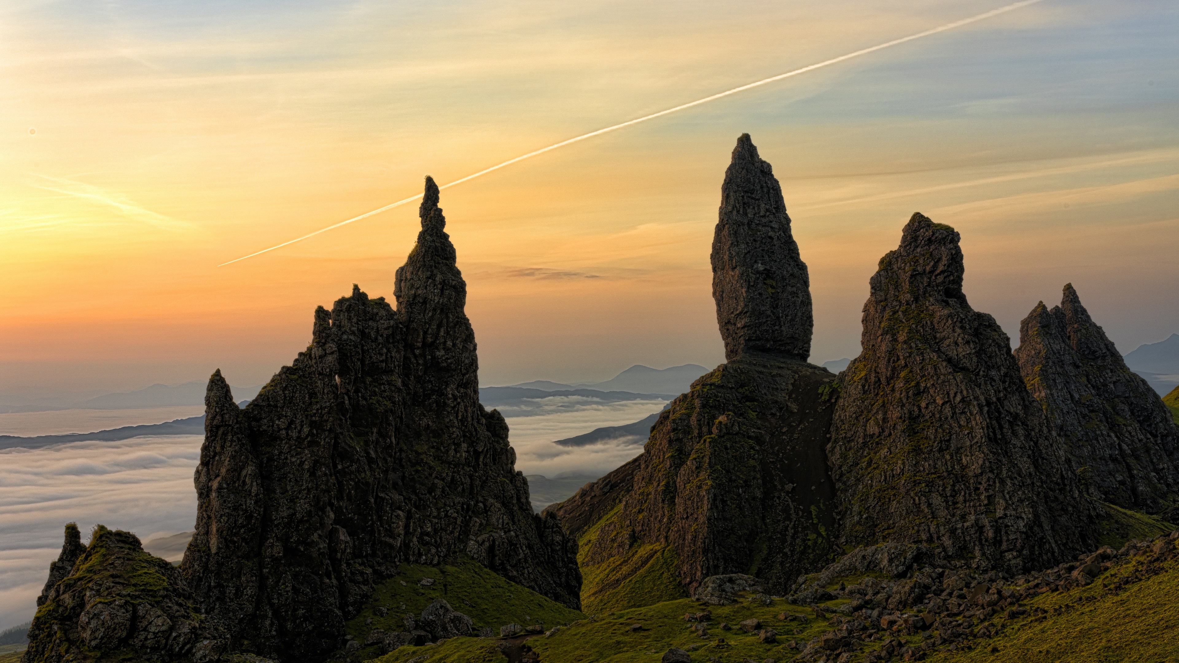Sunset mountains, Dramatic skies, Ancient rock formations, Isle of Skye beauty, 3840x2160 4K Desktop