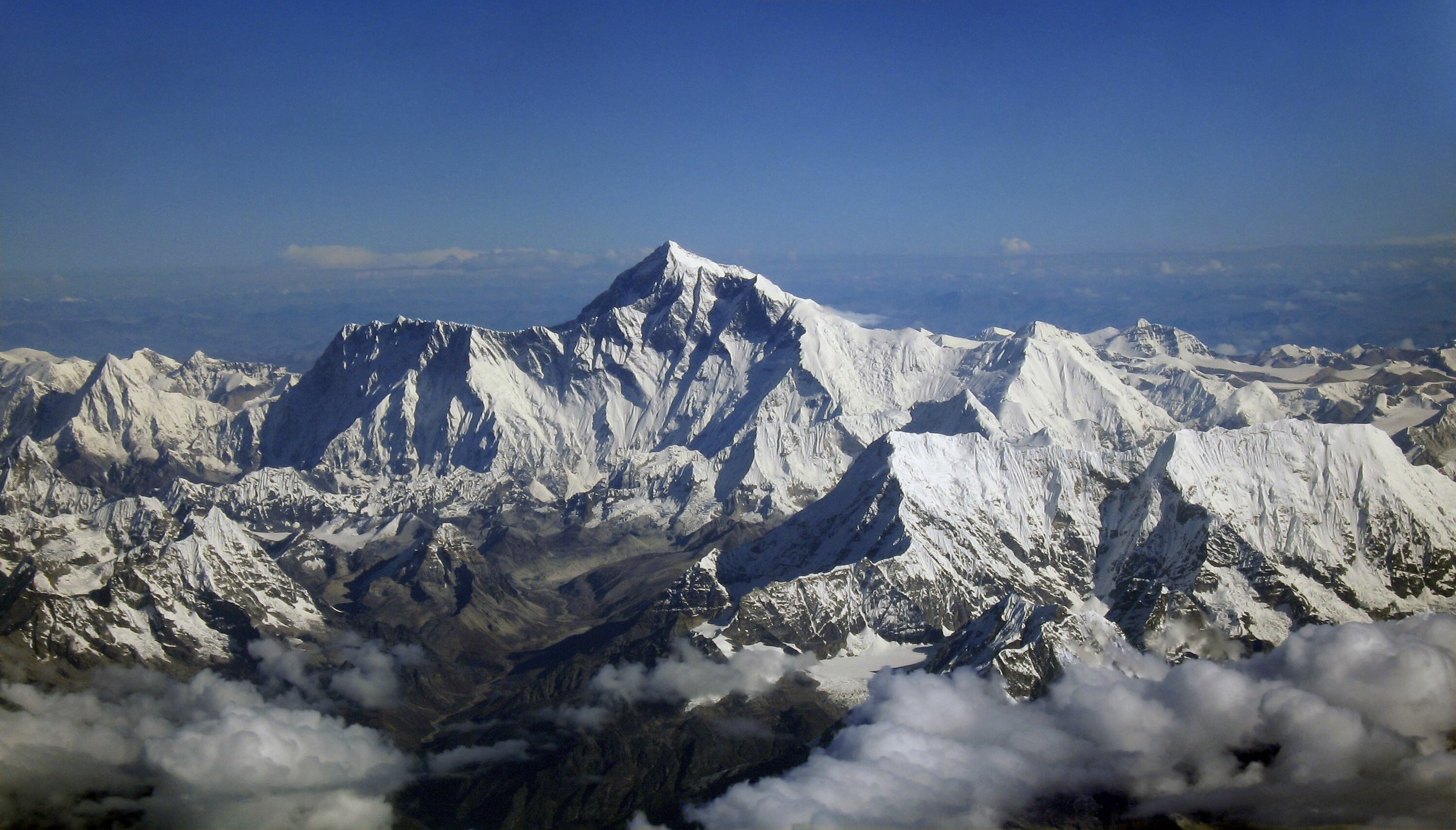 Mount Everest: The world's highest mountain, remained unknown to western humankind until 1852. 3000x1710 HD Background.