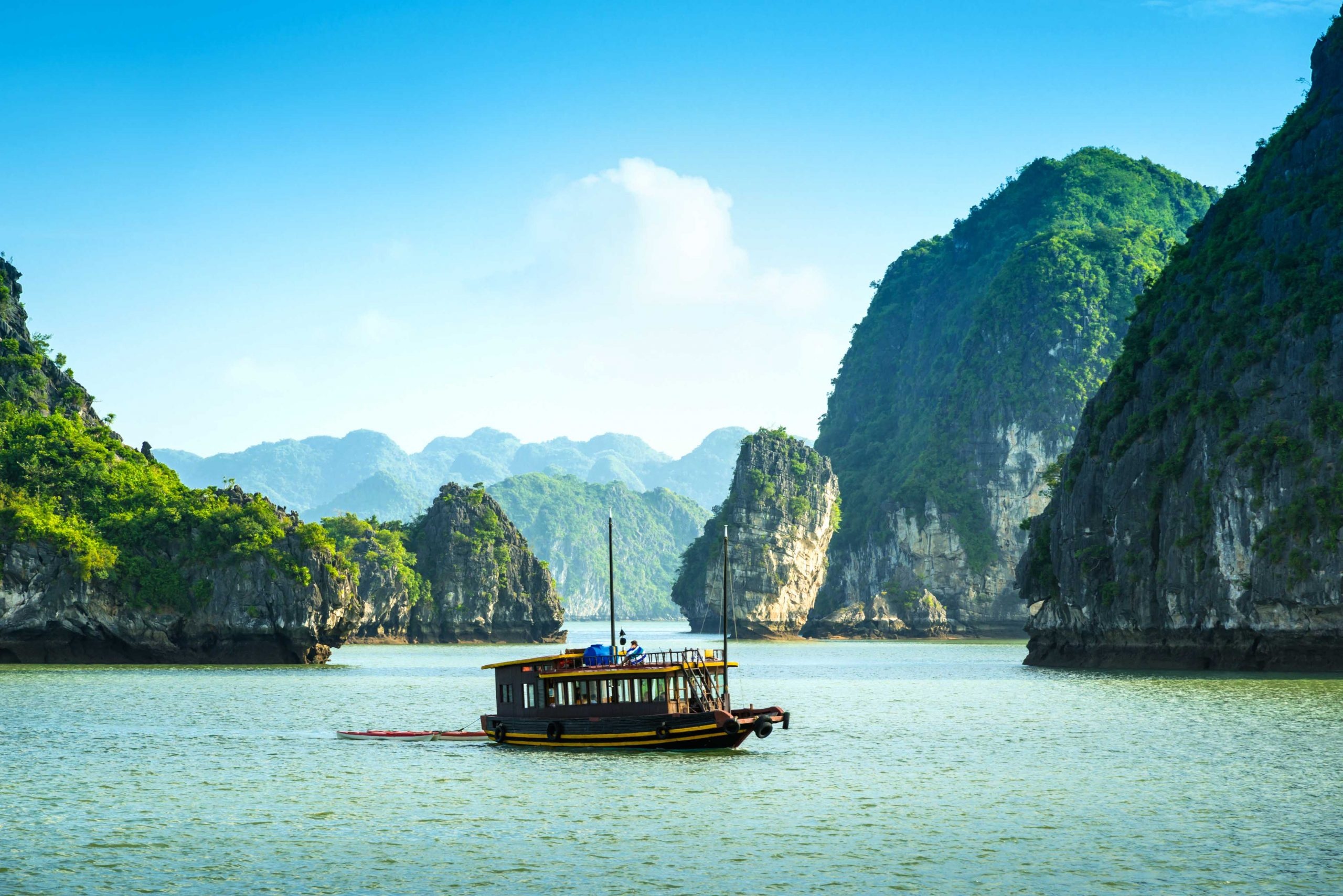 Entdecken Sie die Herrlichkeit Vietnams in der Halong-Bucht, 2560x1710 HD Desktop