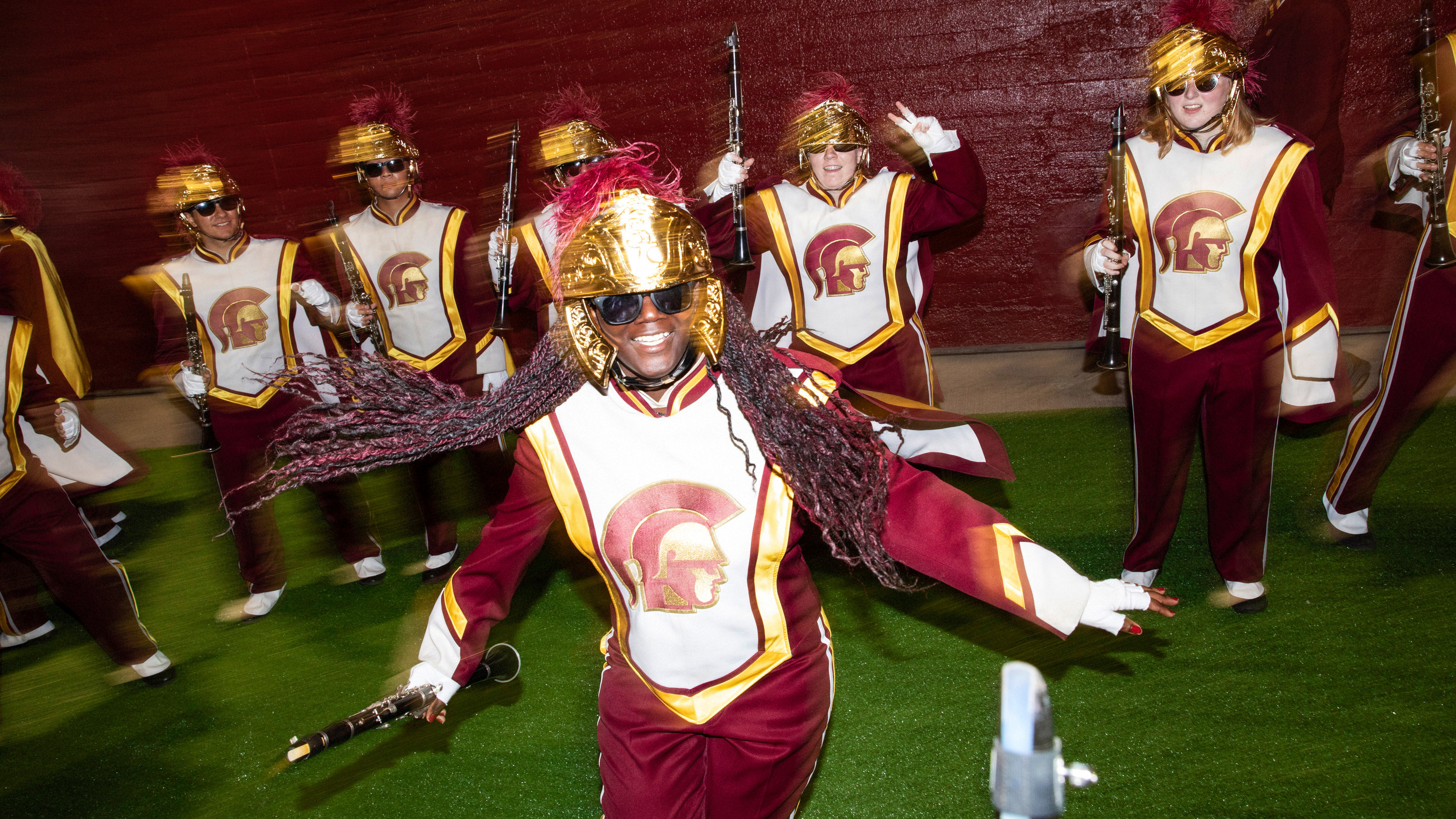 Marching Band: The University of Southern California, A group of people who play music while walking, Musicians of U.S.C.. 3000x1690 HD Wallpaper.