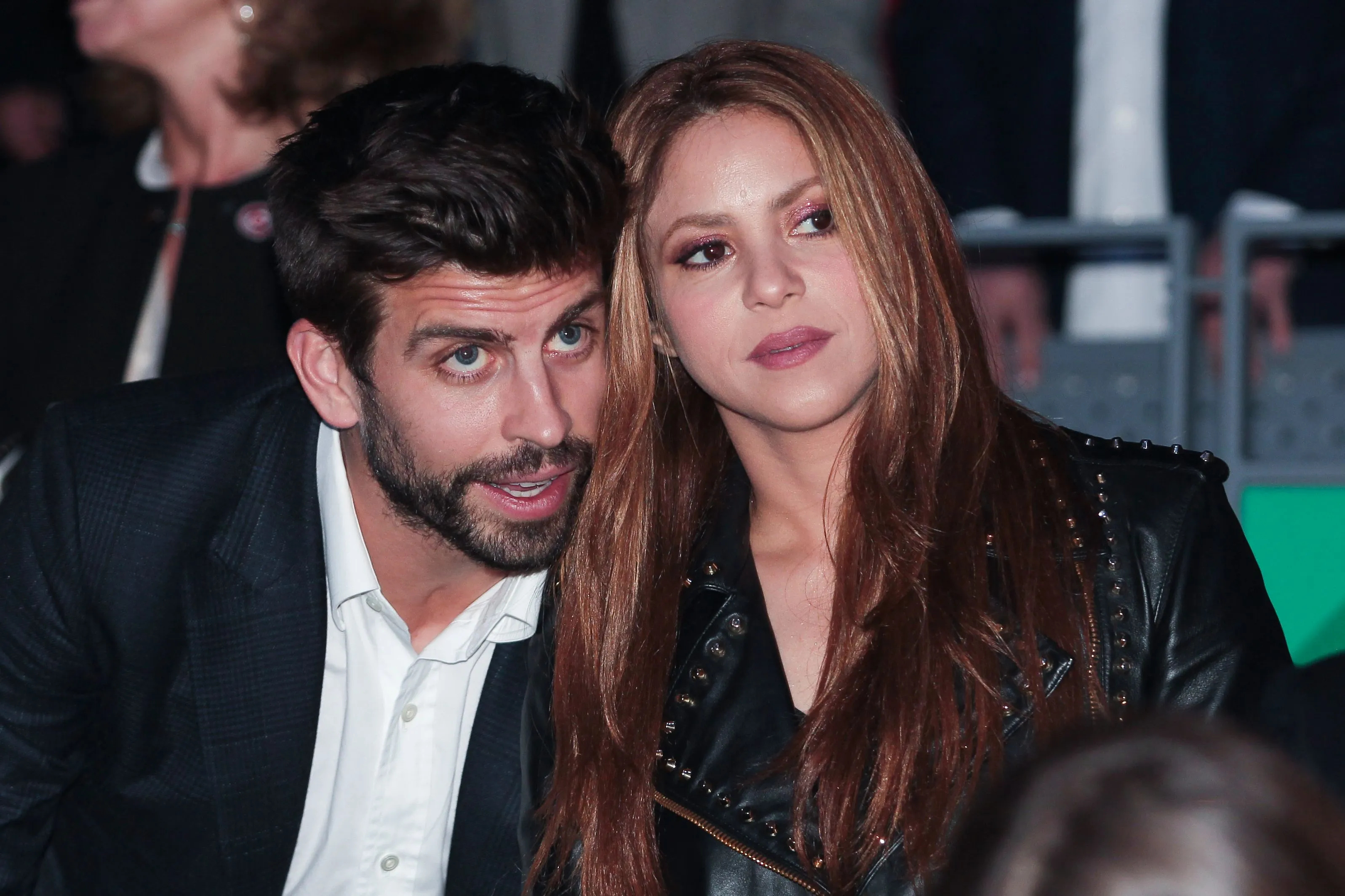 Shakira and Gerard Pique, Celebrity couple, Longtime partner, Athlete, 3200x2130 HD Desktop