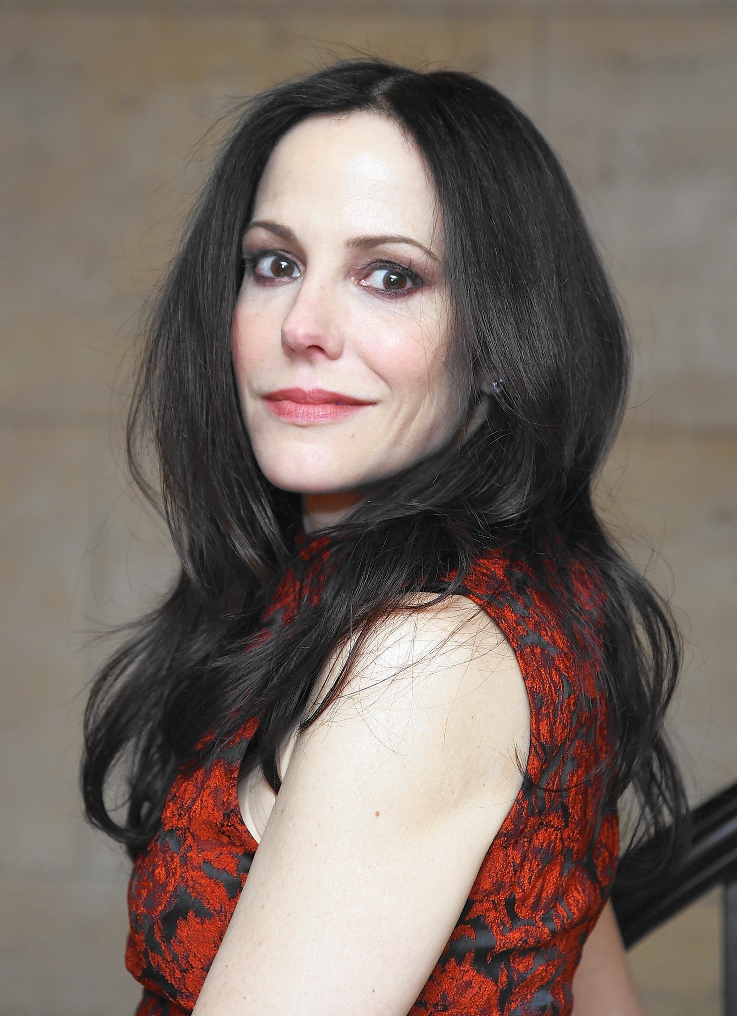 Mary-Louise Parker wallpapers, Celebrity HQ images, Stunning 4K quality, Latest wallpapers, 1490x2050 HD Handy