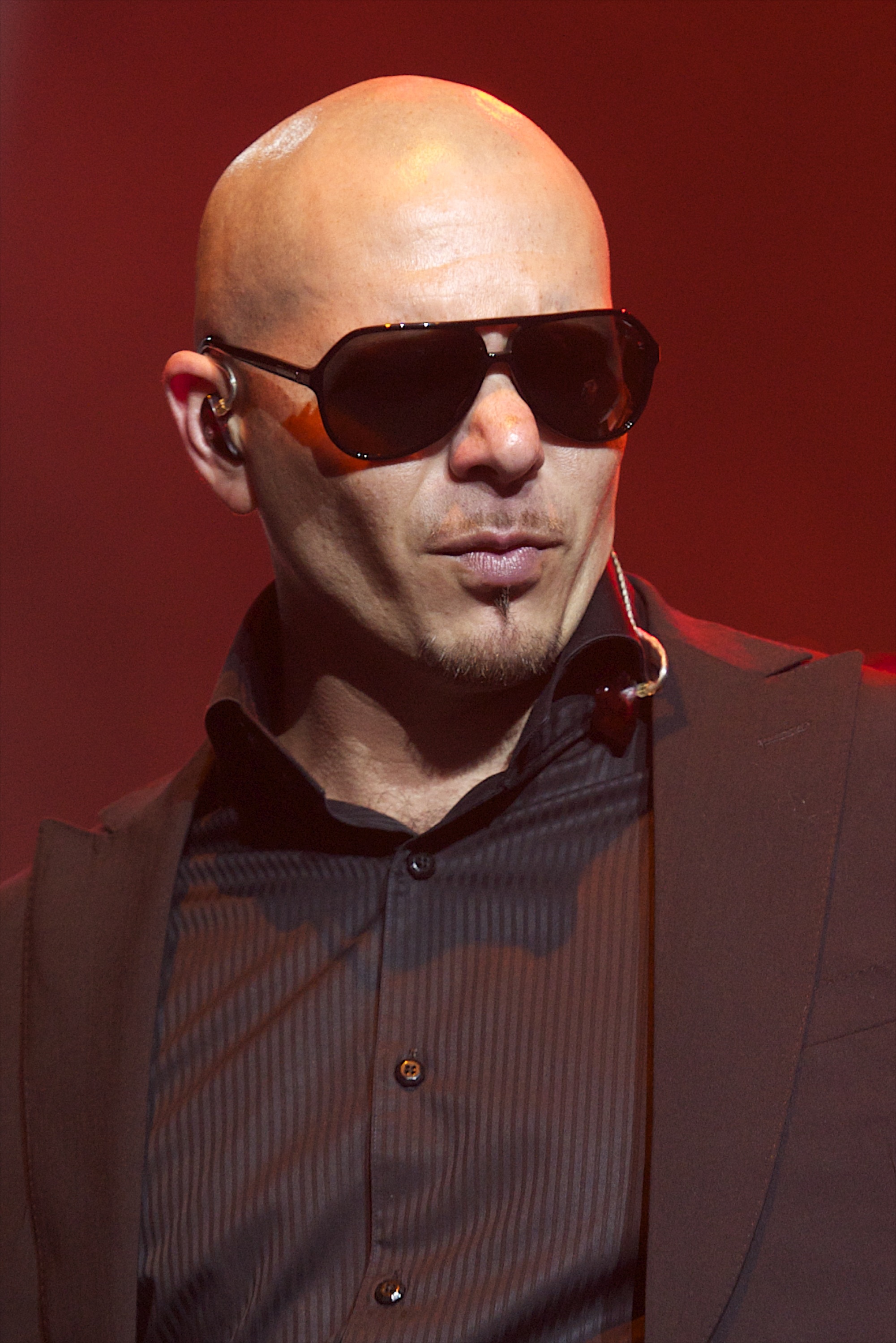 Pitbull, Private plane, Puerto Rico, Cancer patients, 2010x3000 HD Phone