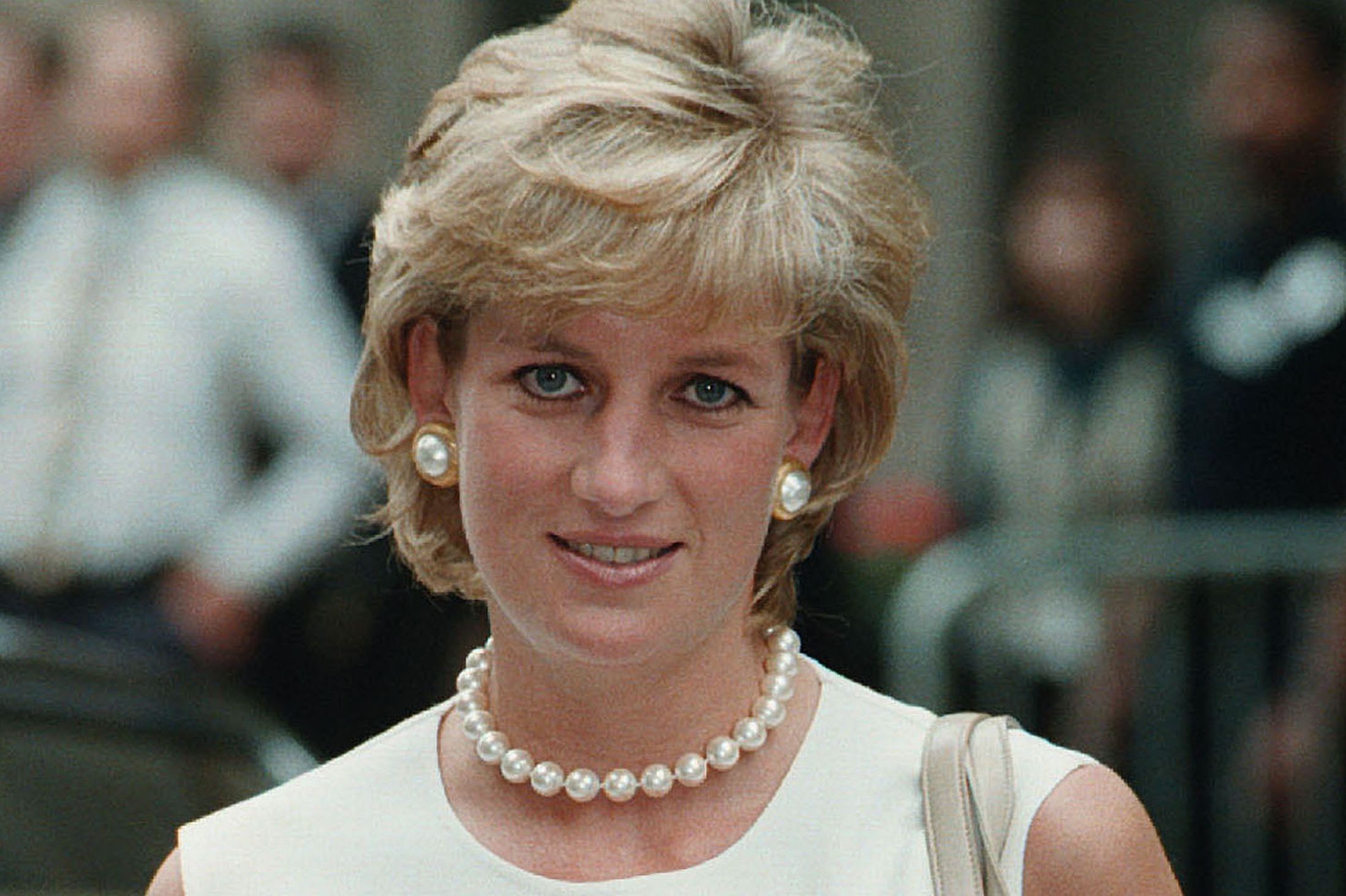 Princess Diana: Princess of Wales, died on Sunday, 31 August 1997, following a car crash in Paris. 2200x1470 HD Wallpaper.