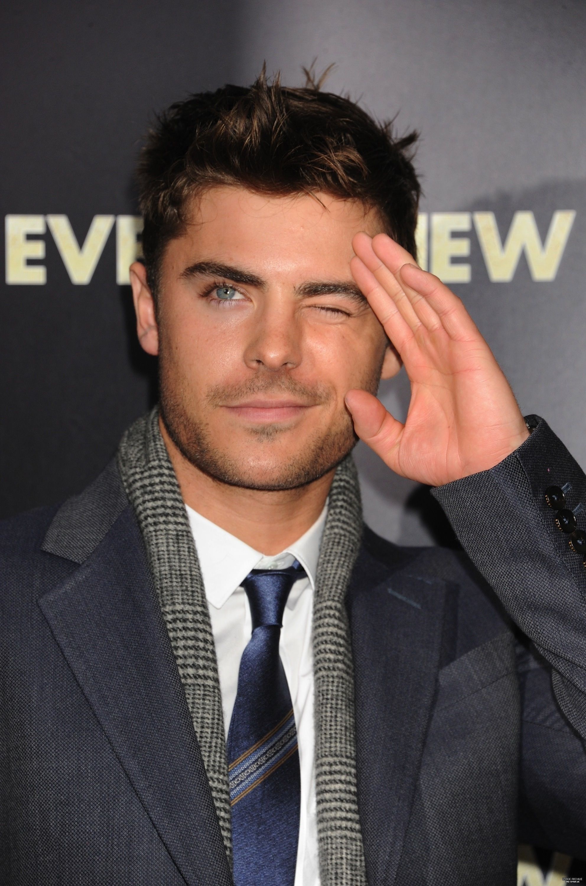 Zac Efron, Celebrity pictures, HD photos, 1990x3000 HD Handy