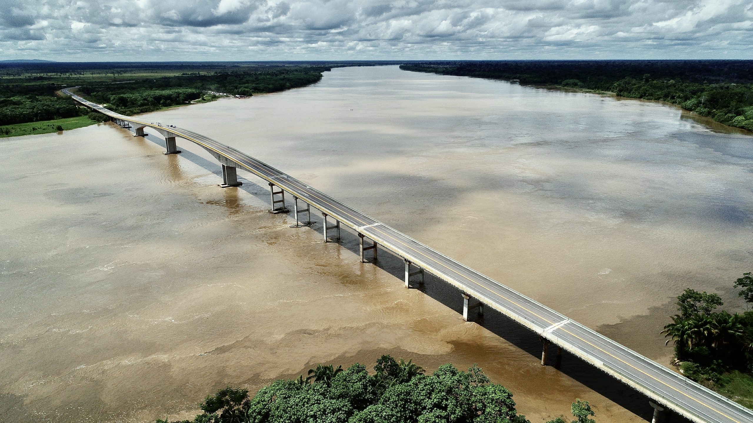 Madeira River, New Abuan Bridge, Acre-Roraima, Brazil, 2560x1440 HD Desktop