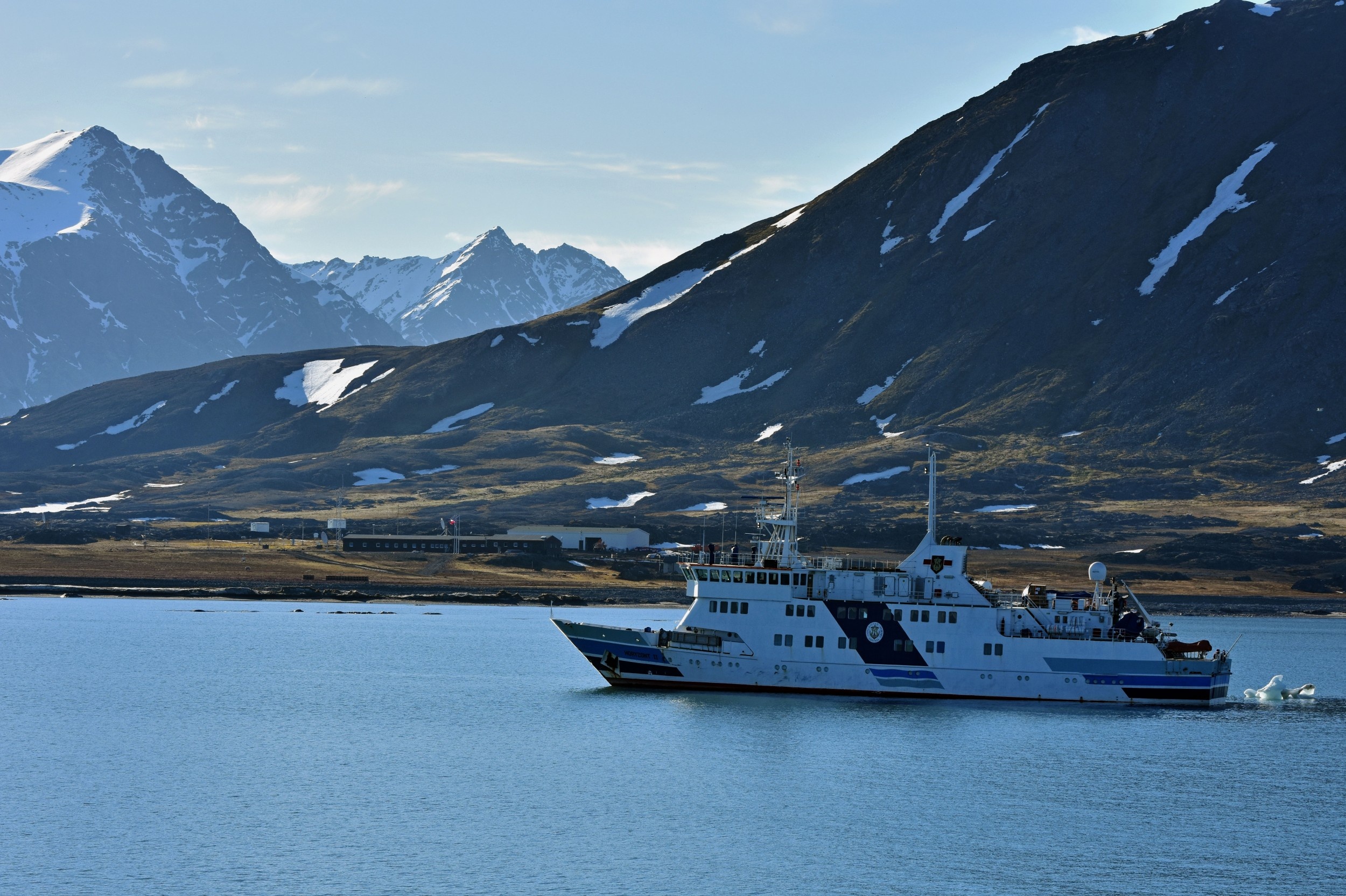 Spitsbergen National Park, Arctic island, Climate change, ArcticToday, 2500x1670 HD Desktop