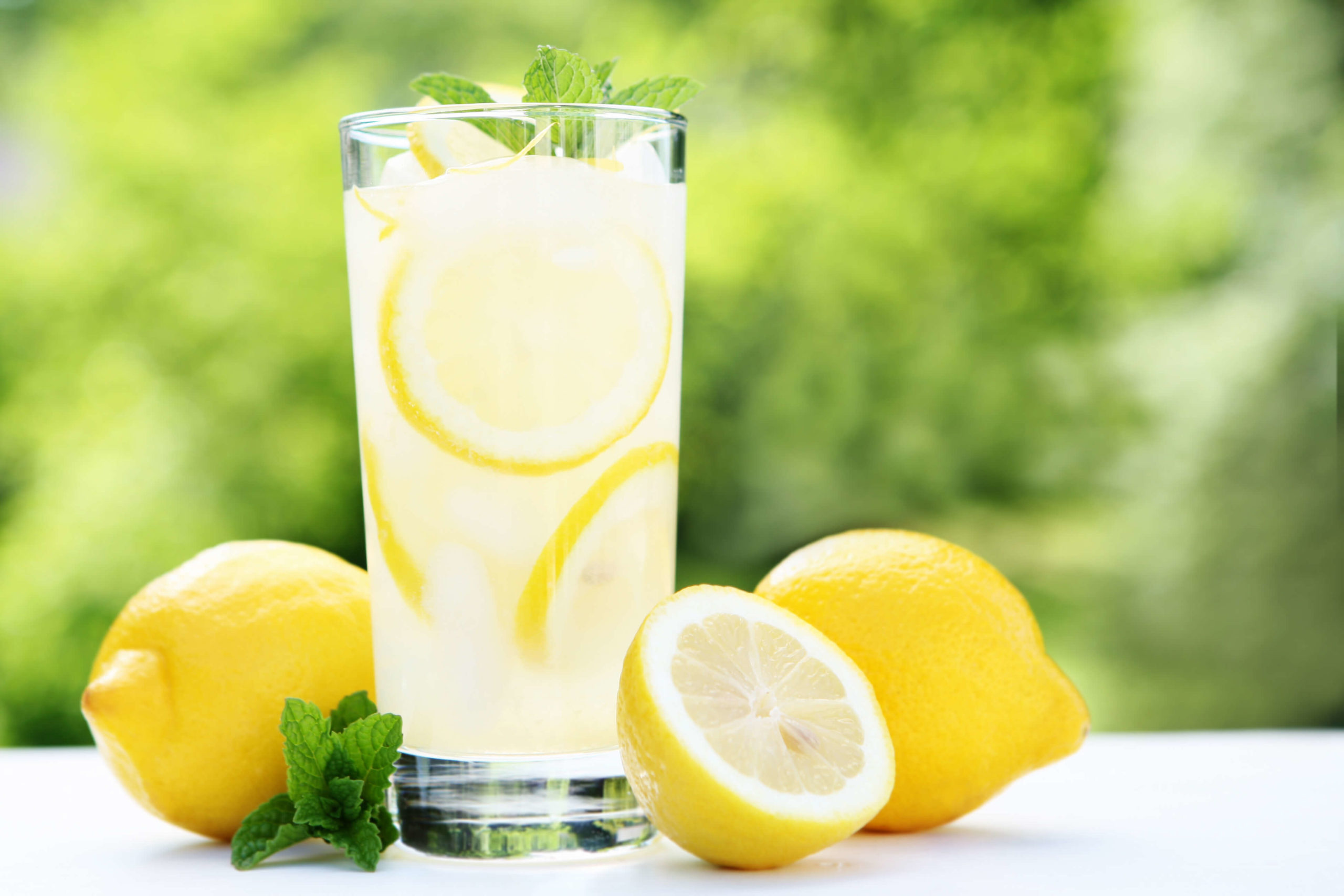 Lemonade: Homemade beverage made from freshly squeezed fruits. 2560x1710 HD Wallpaper.