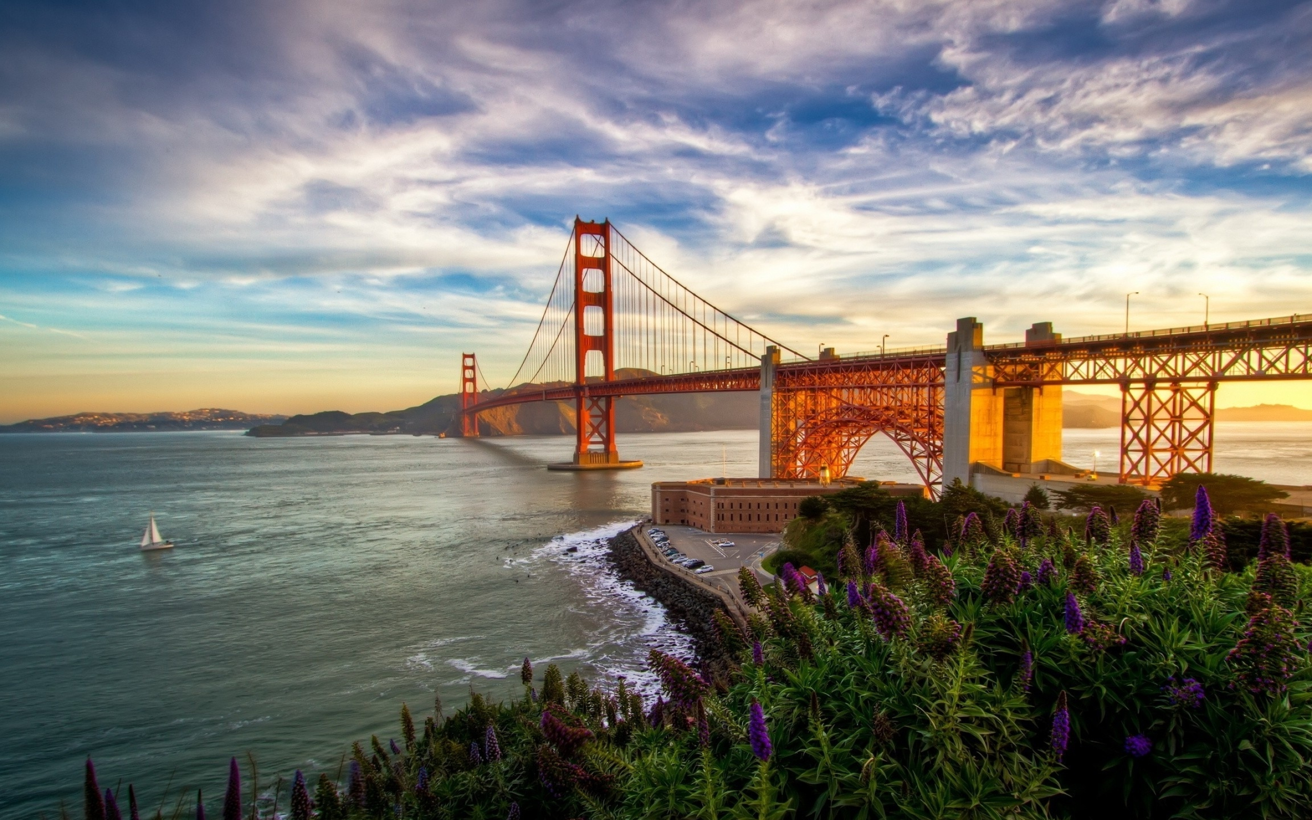 Golden Gate Bridge, Stunning sunset, Golden hues, Majestic structure, 2560x1600 HD Desktop