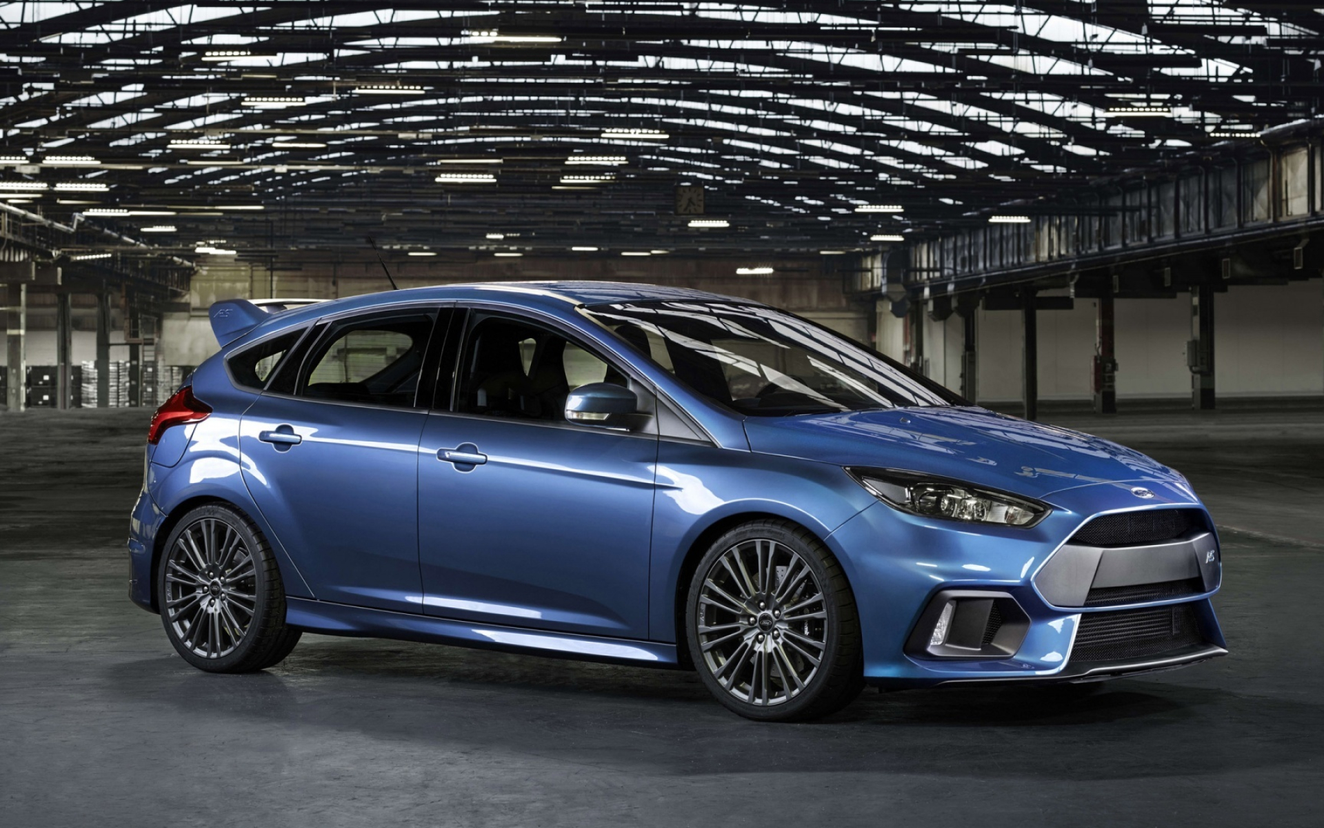 Ford Focus: The second generation has gained the best ever Euro NCAP ratings for its class. 1920x1200 HD Wallpaper.