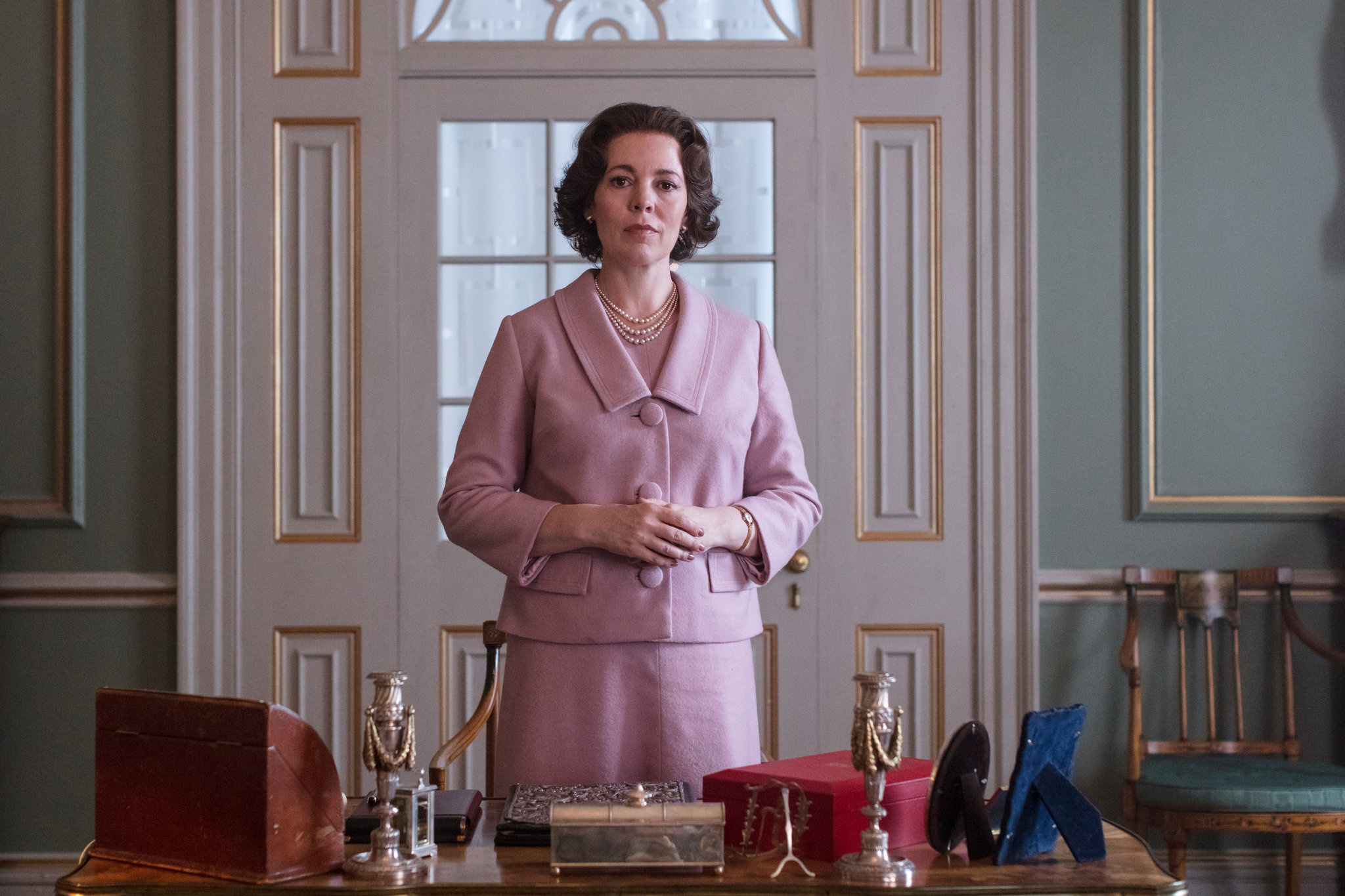 The Crown TV series, Review, Drama and history, The New York Times, 2050x1370 HD Desktop
