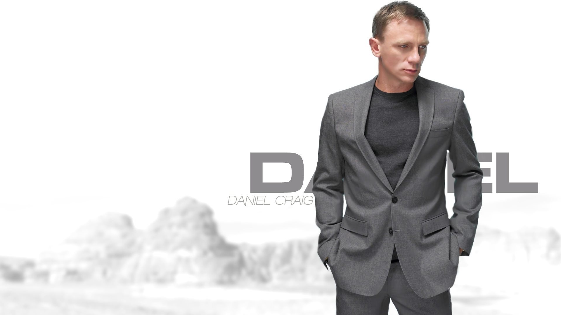 Daniel Craig: Hollywood's celebrity, Named the “Best Dressed Male” by Esquire Magazine in 2006. 1920x1080 Full HD Background.