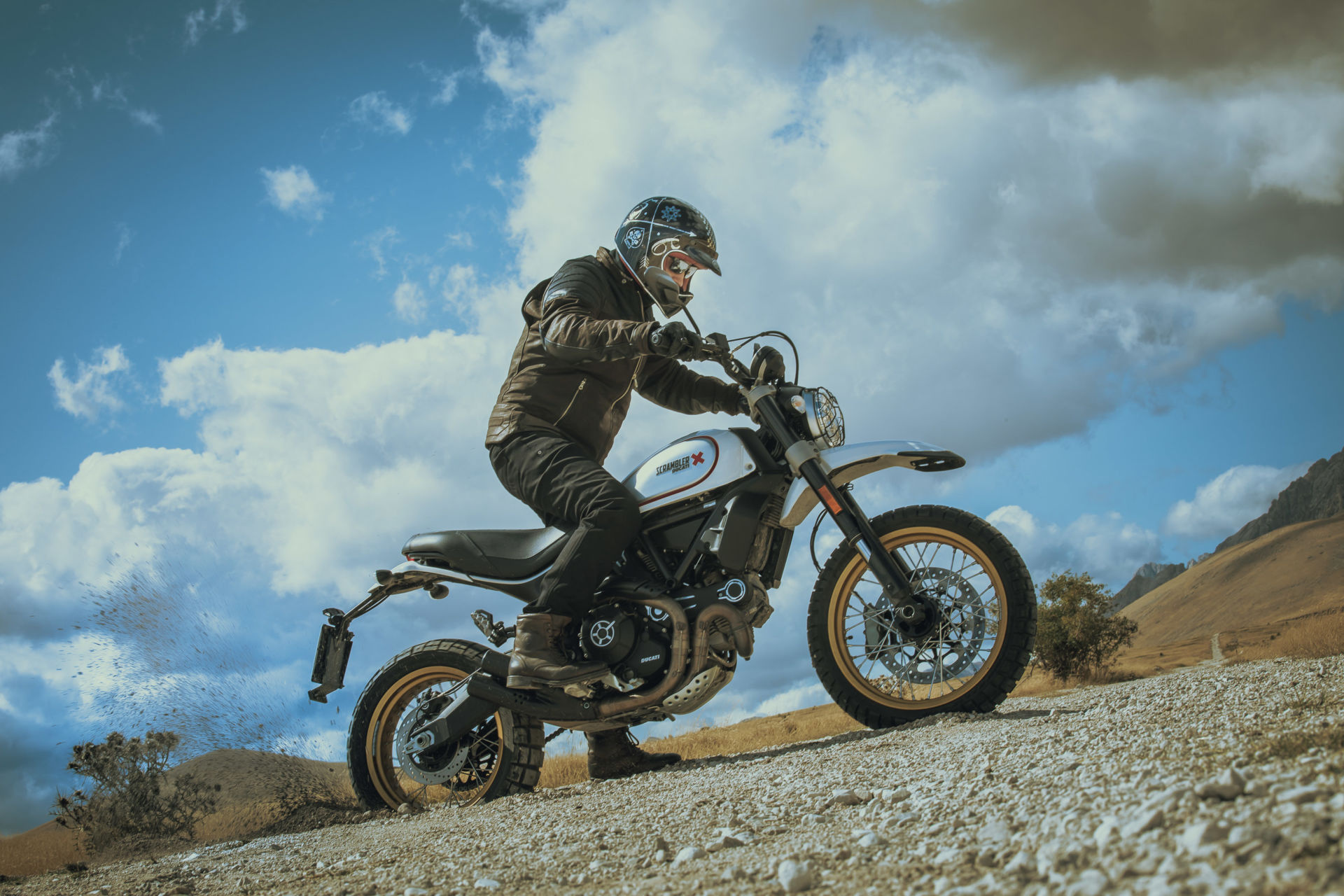 Ducati Scrambler Desert Sled, Off-road adventure, Stunning visuals, Motorcycle beauty, 1920x1280 HD Desktop
