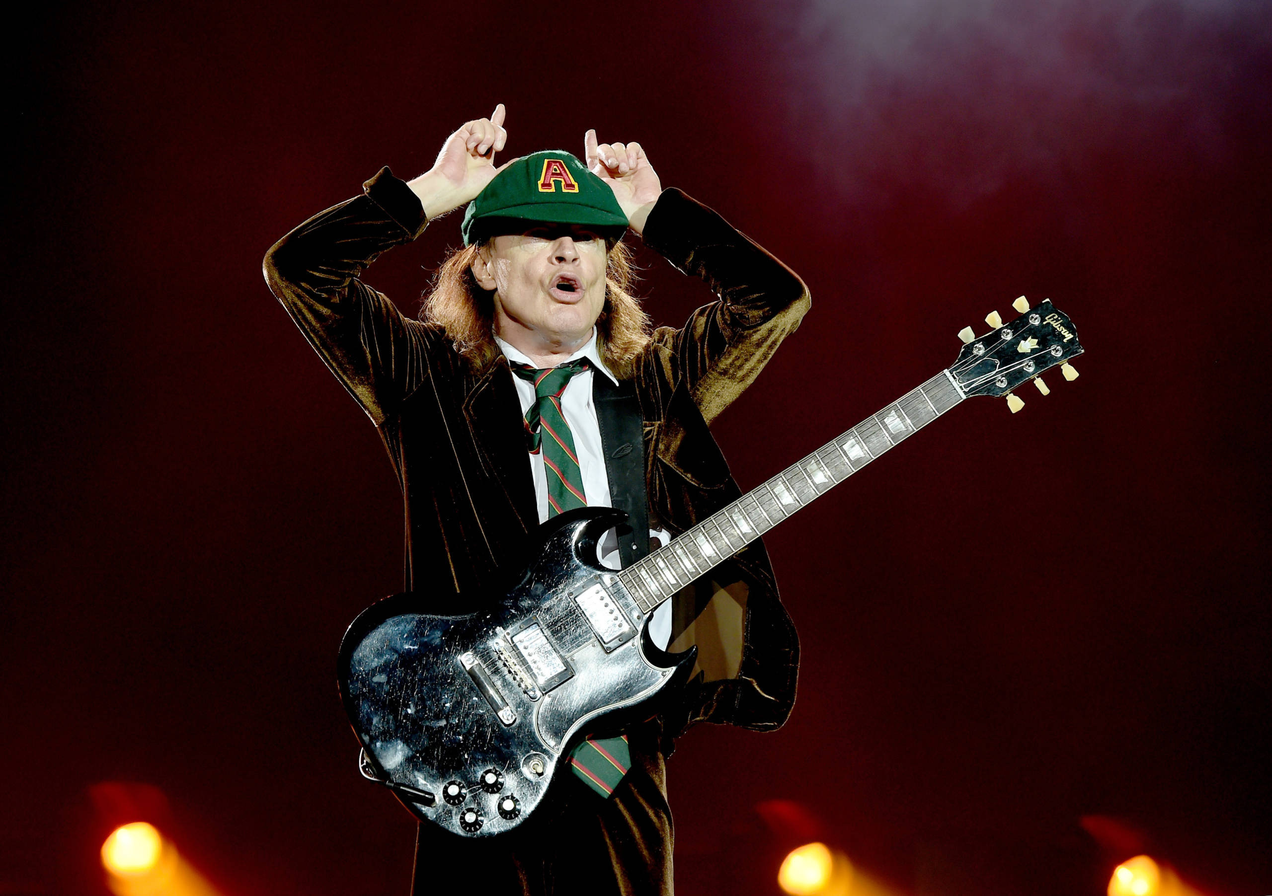 Angus Young, Tribute to late sibling, AC/DC's rock legacy, 2560x1810 HD Desktop
