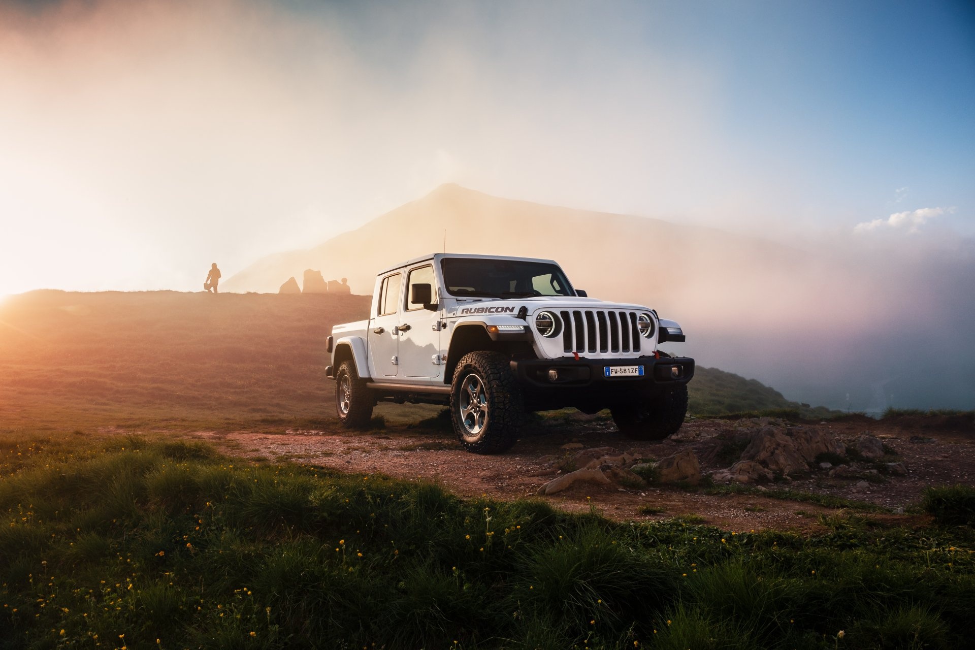 Jeep Gladiator, Epic 4K wallpapers, Off-road dominance, Adventure awaits, 1920x1280 HD Desktop