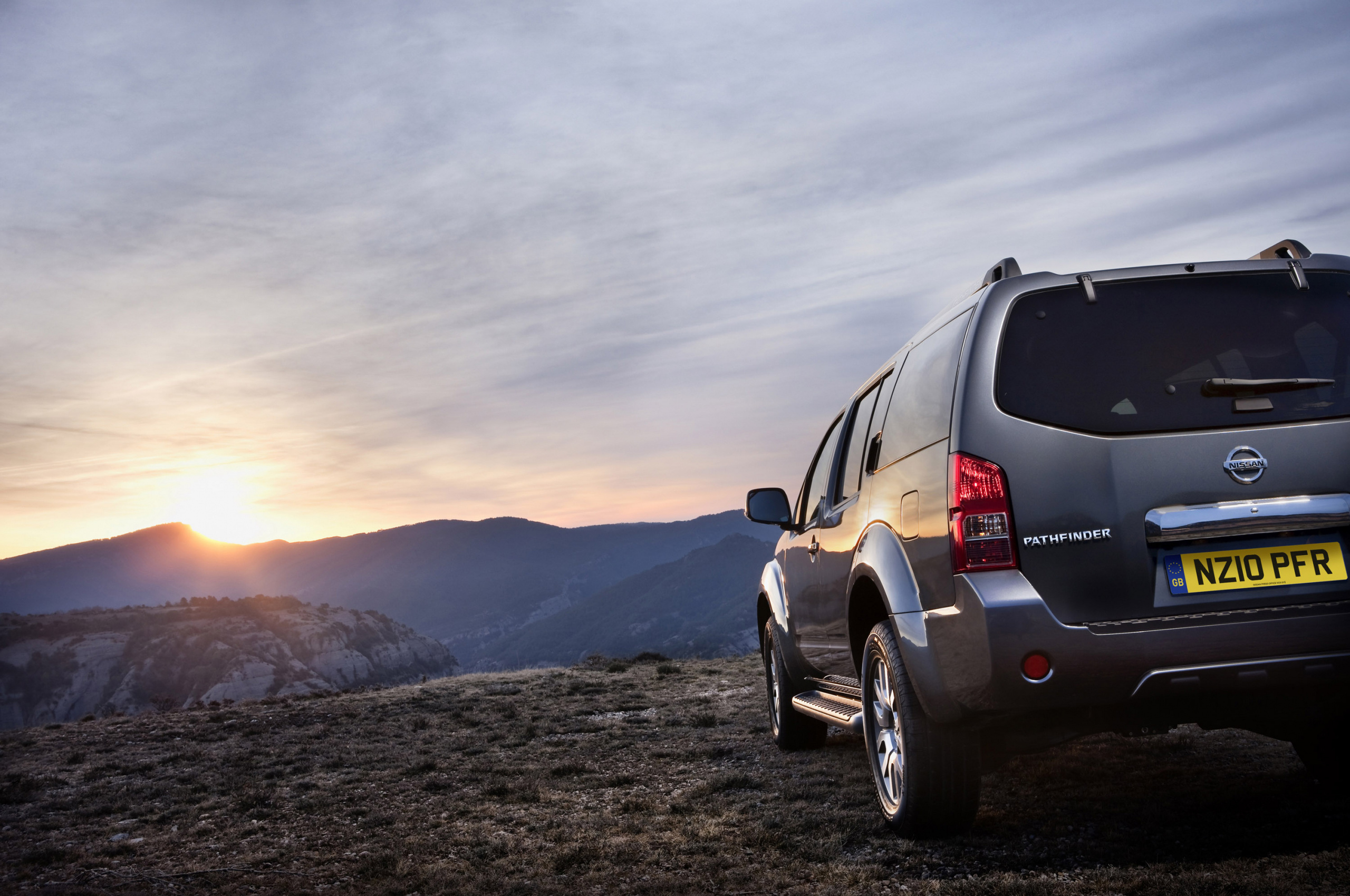 Nissan Pathfinder, Off-roading adventure, Reliable performance, Robust design, 2560x1700 HD Desktop
