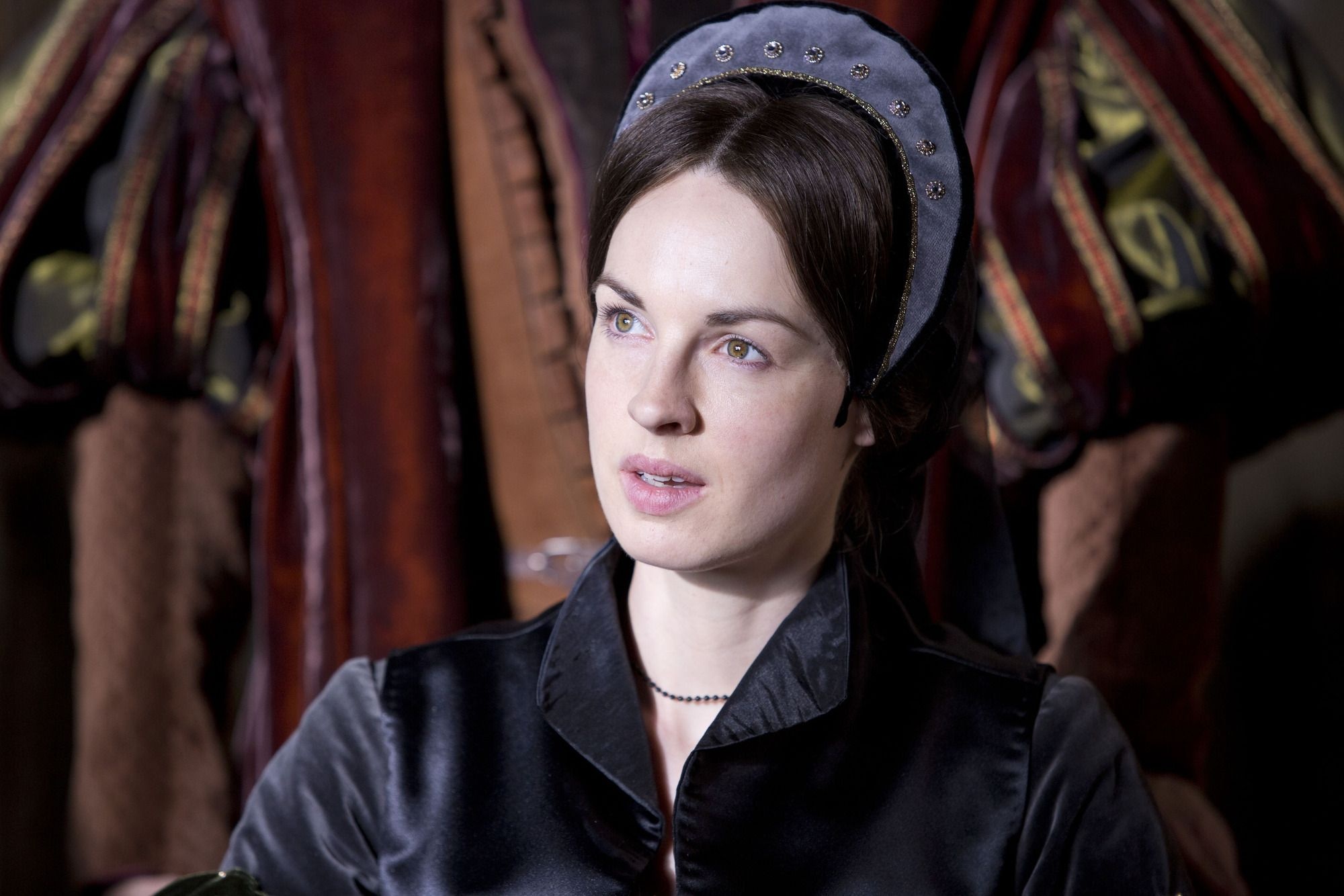 Wolf Hall TV series, beautiful costumes, Anne Boleyn, 2000x1340 HD Desktop