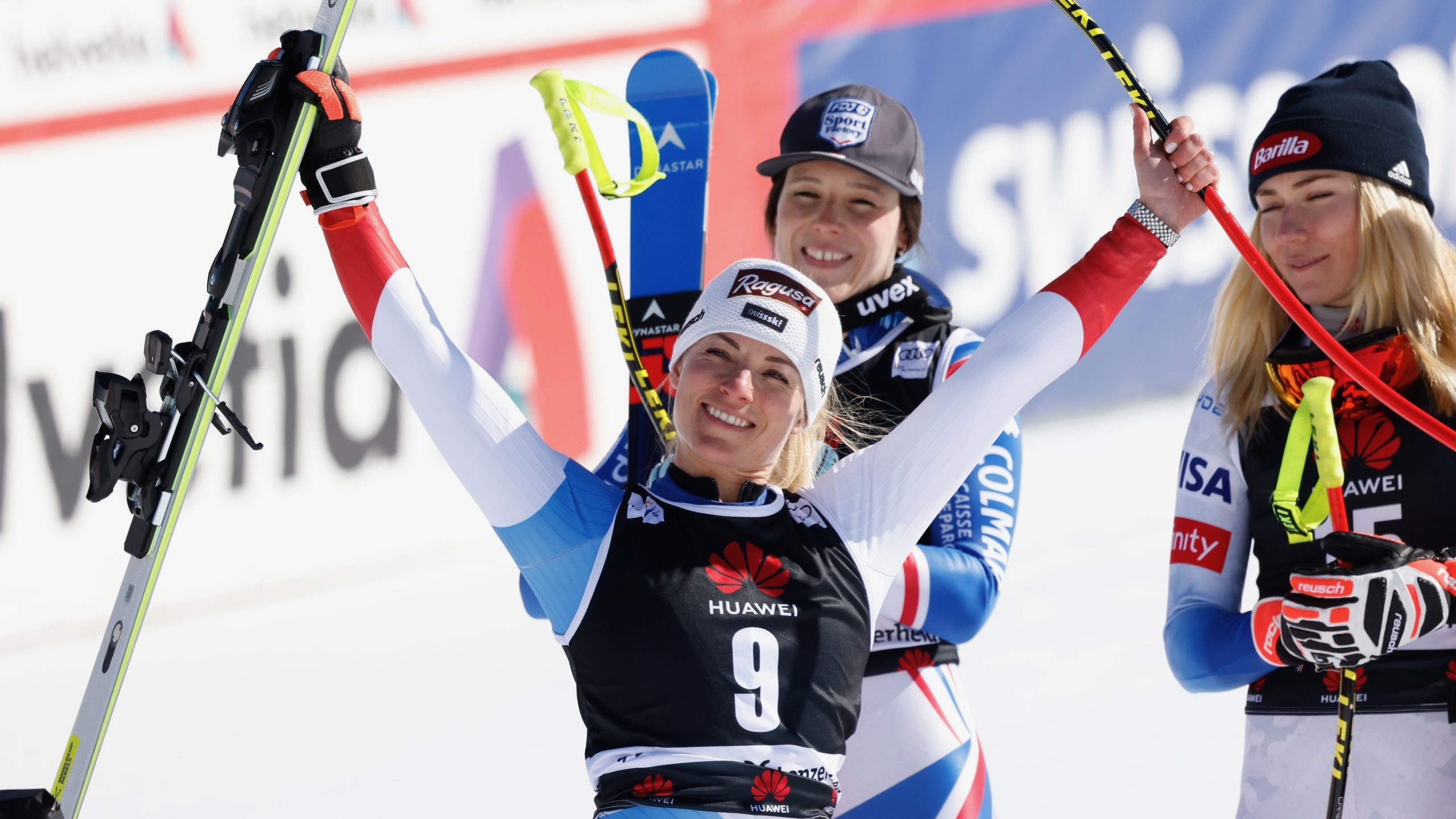 Lara Gut-Behrami, Swiss skiing sensation, Sporting prowess, Swiss pride, 2560x1440 HD Desktop