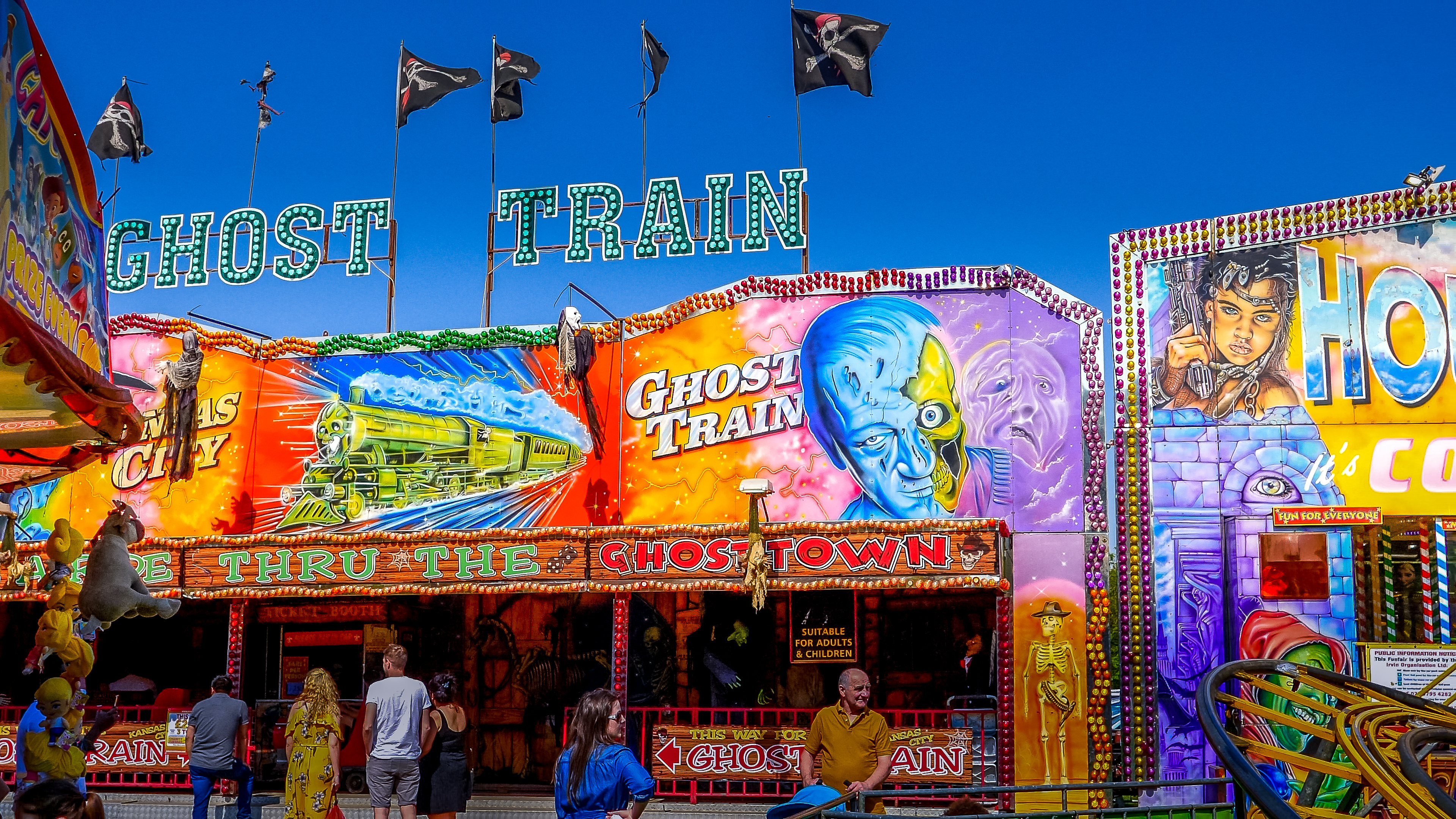 Fun Fair: Ghost Train, Spooky Rides, Leisure, An amusement park. 3840x2160 4K Wallpaper.