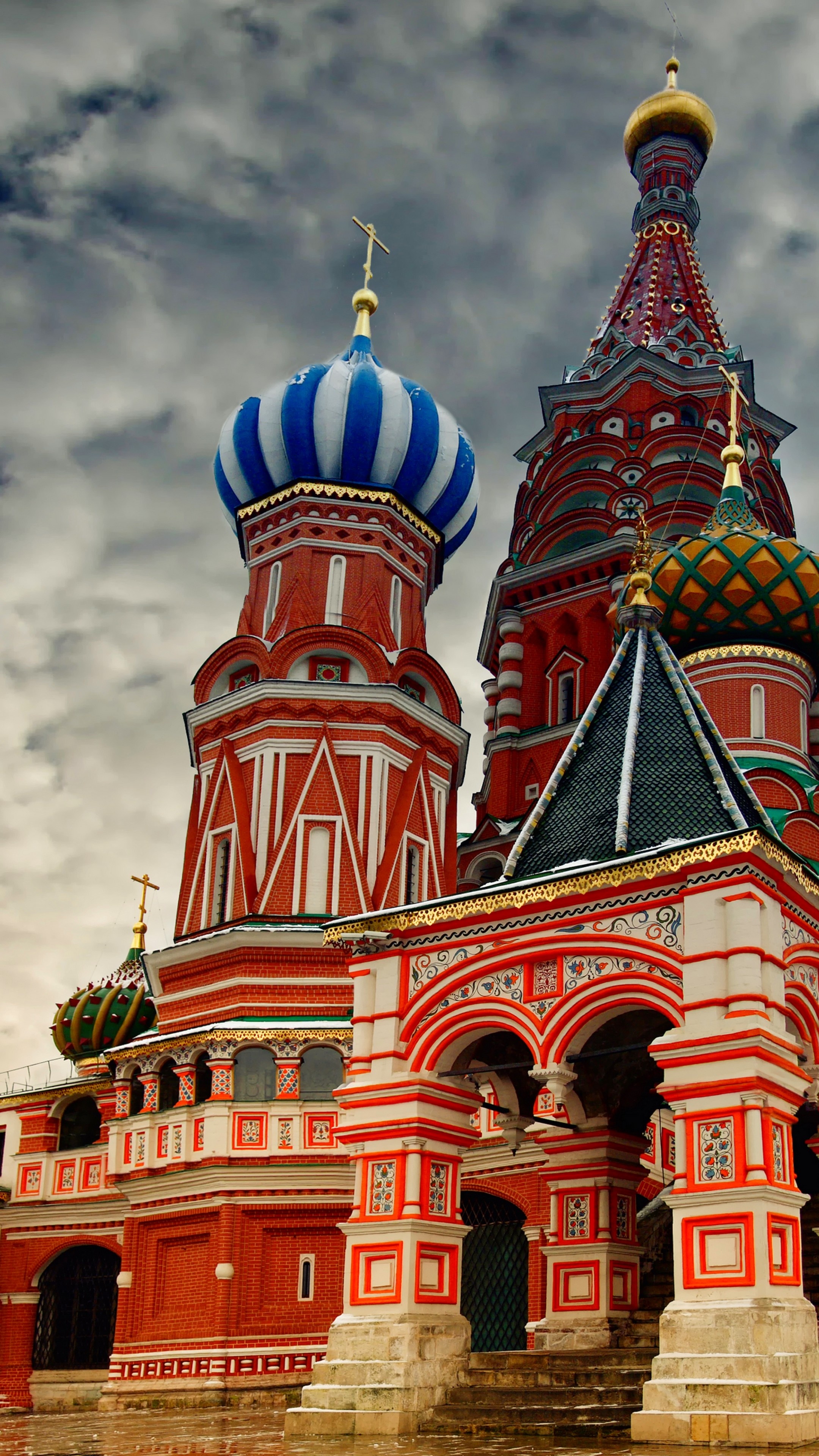 Cathedral: The Saint Basil's Cathedral, Church of the Intercession of the Most Holy Theotokos on the Moat, Moscow. 2160x3840 4K Wallpaper.