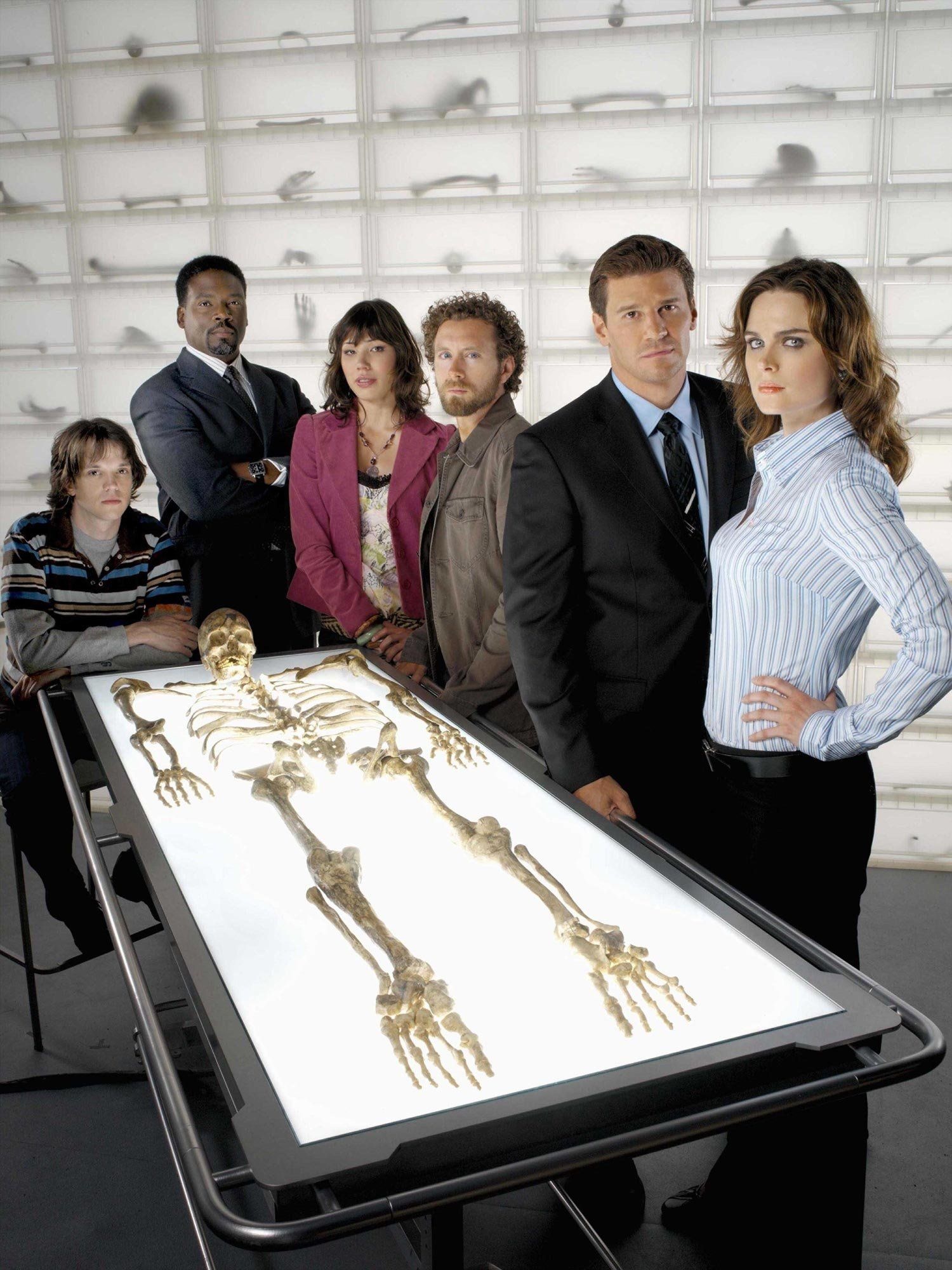 Bones TV show, Season 1 promo, Intriguing crime series, 1500x2000 HD Handy