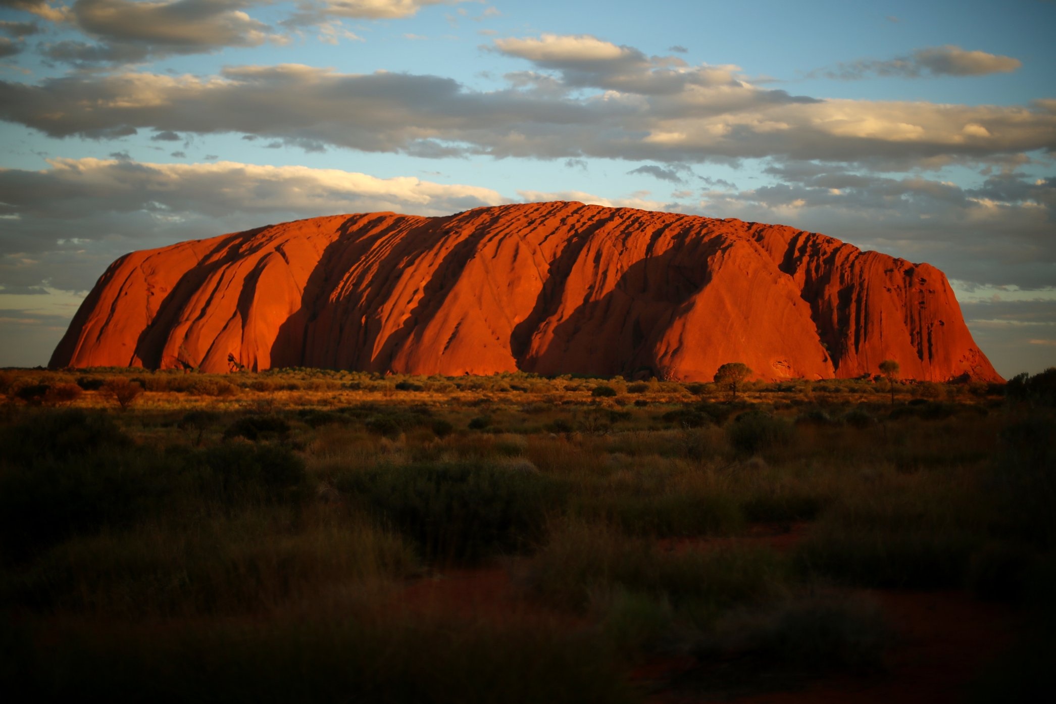 Uluru, Japanese tourist dies, Climbing, Australia, 2100x1400 HD Desktop