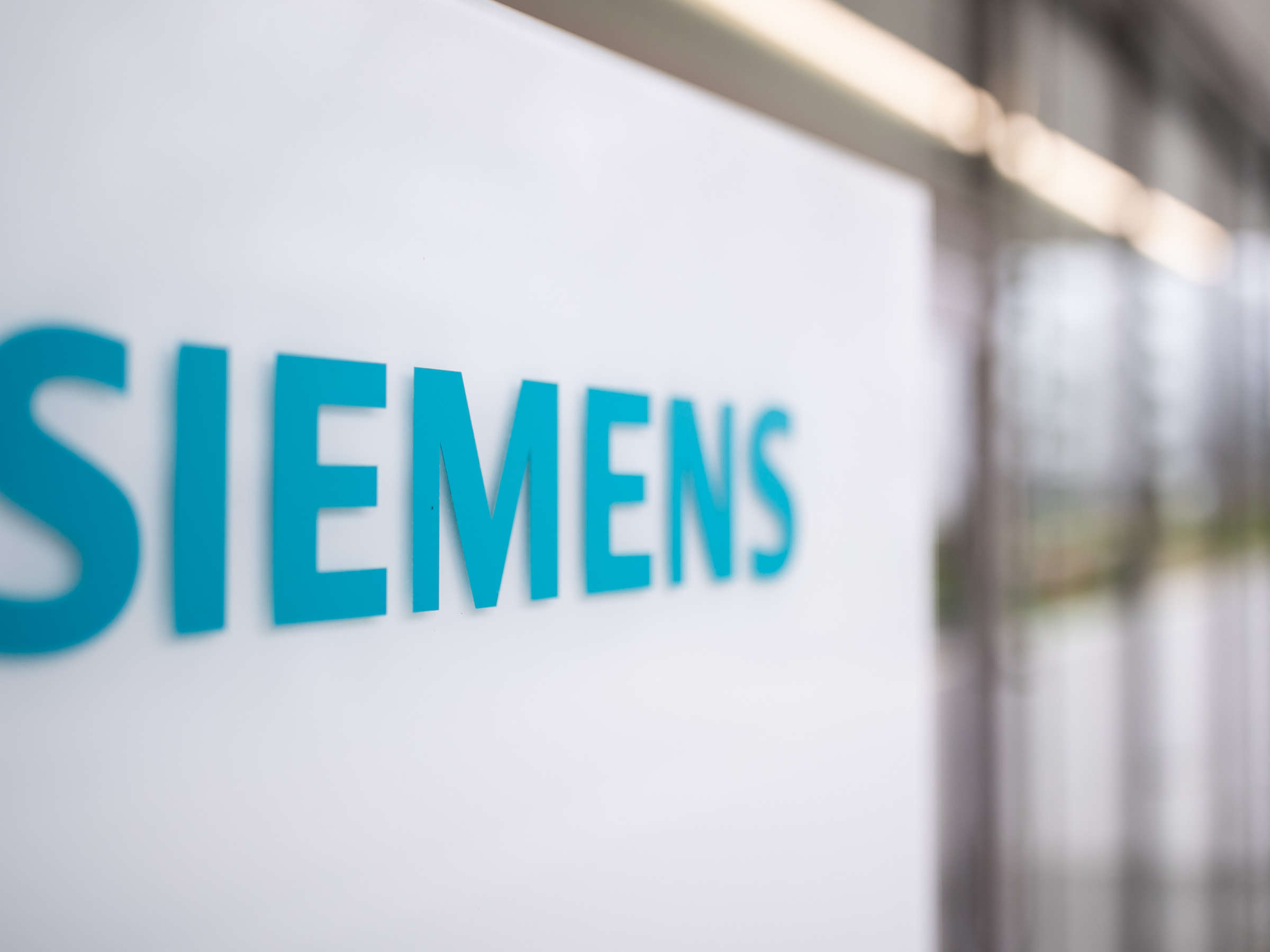 Siemens: German energy technology and manufacturing company formed in 1966 through the merger of Siemens and Halske AG. 2400x1800 HD Wallpaper.