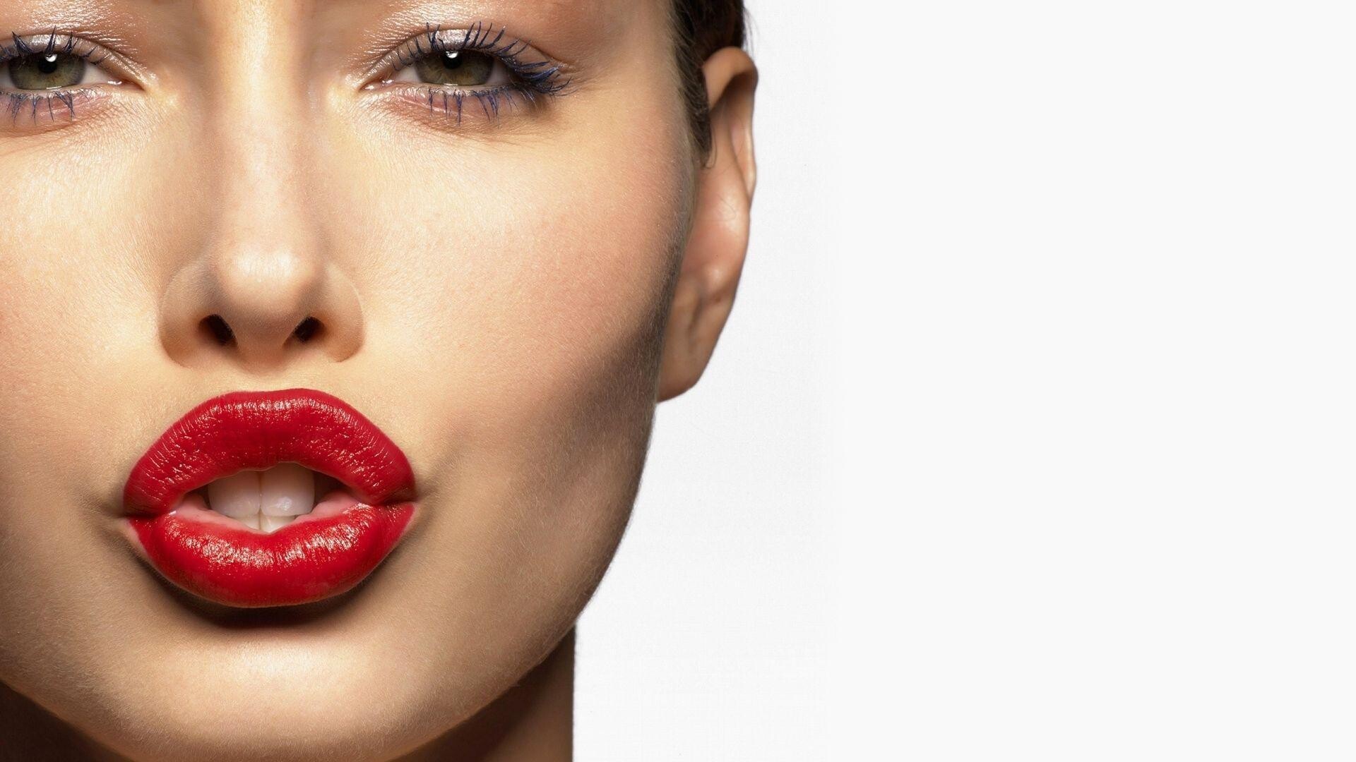 Lipstick: A perfect lip contour, A bold red lip, A classic celebrity makeup look. 1920x1080 Full HD Wallpaper.