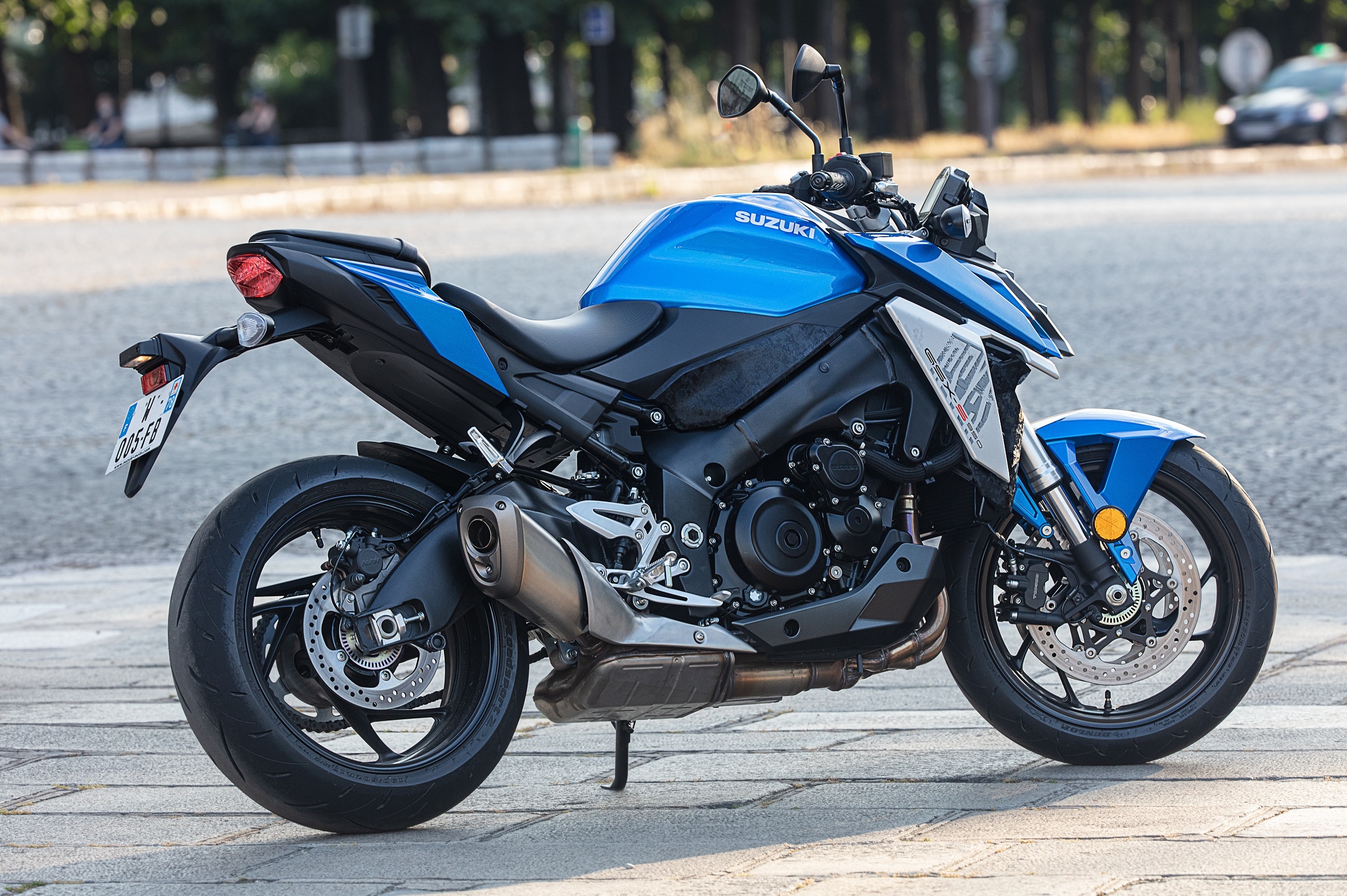 Suzuki GSX-S950, Arena motosikal review, 2021 edition, Motorcycle enthusiasts' delight, 2400x1600 HD Desktop