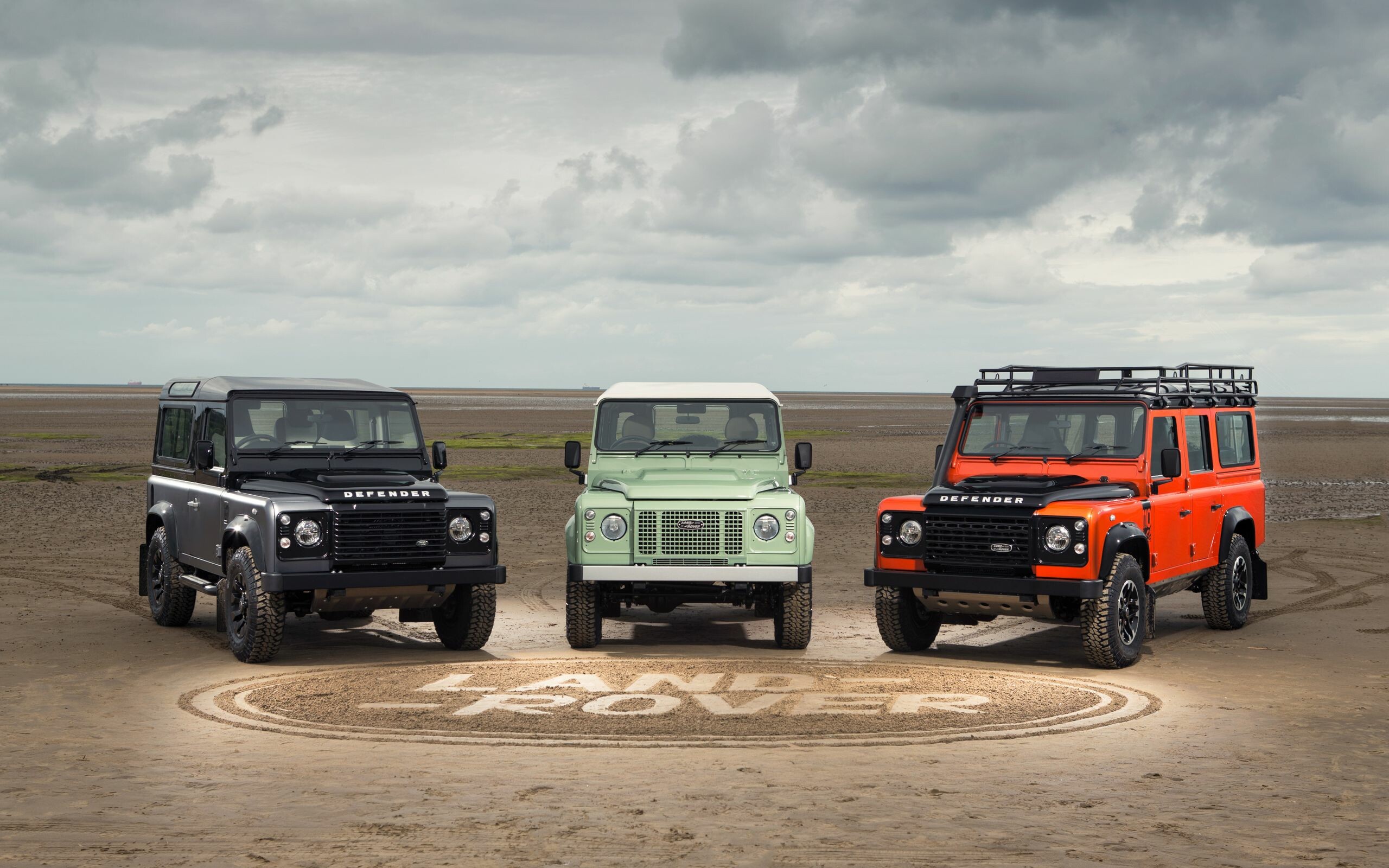 Land Rover: Defender, Relied on their trademark boxed-section vehicle frames from 1948 to 1997. 2560x1600 HD Background.