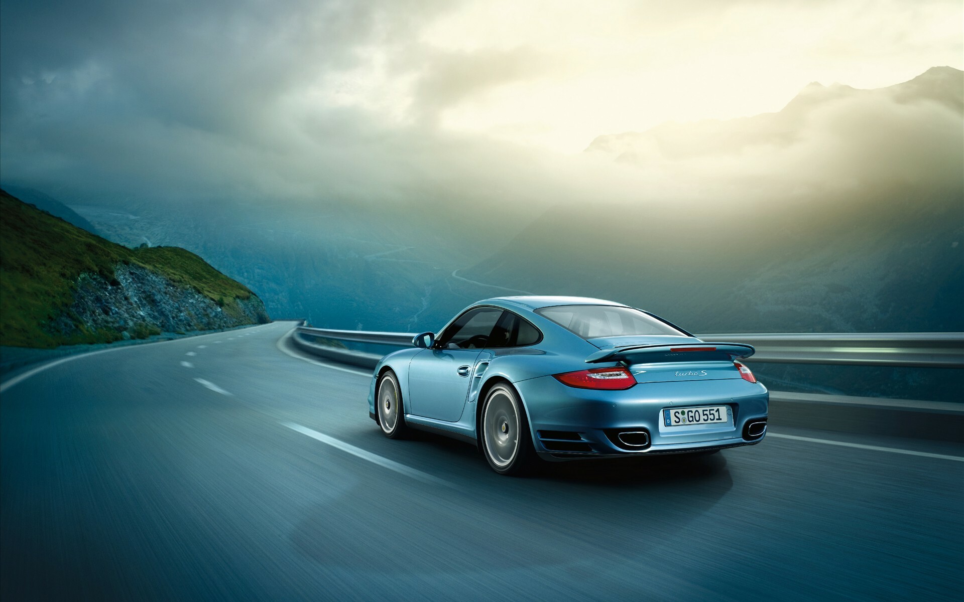 Porsche 911: The 997 lineup includes both 2- and 4-wheel-drive variants, named Carrera and Carrera 4. 1920x1200 HD Wallpaper.