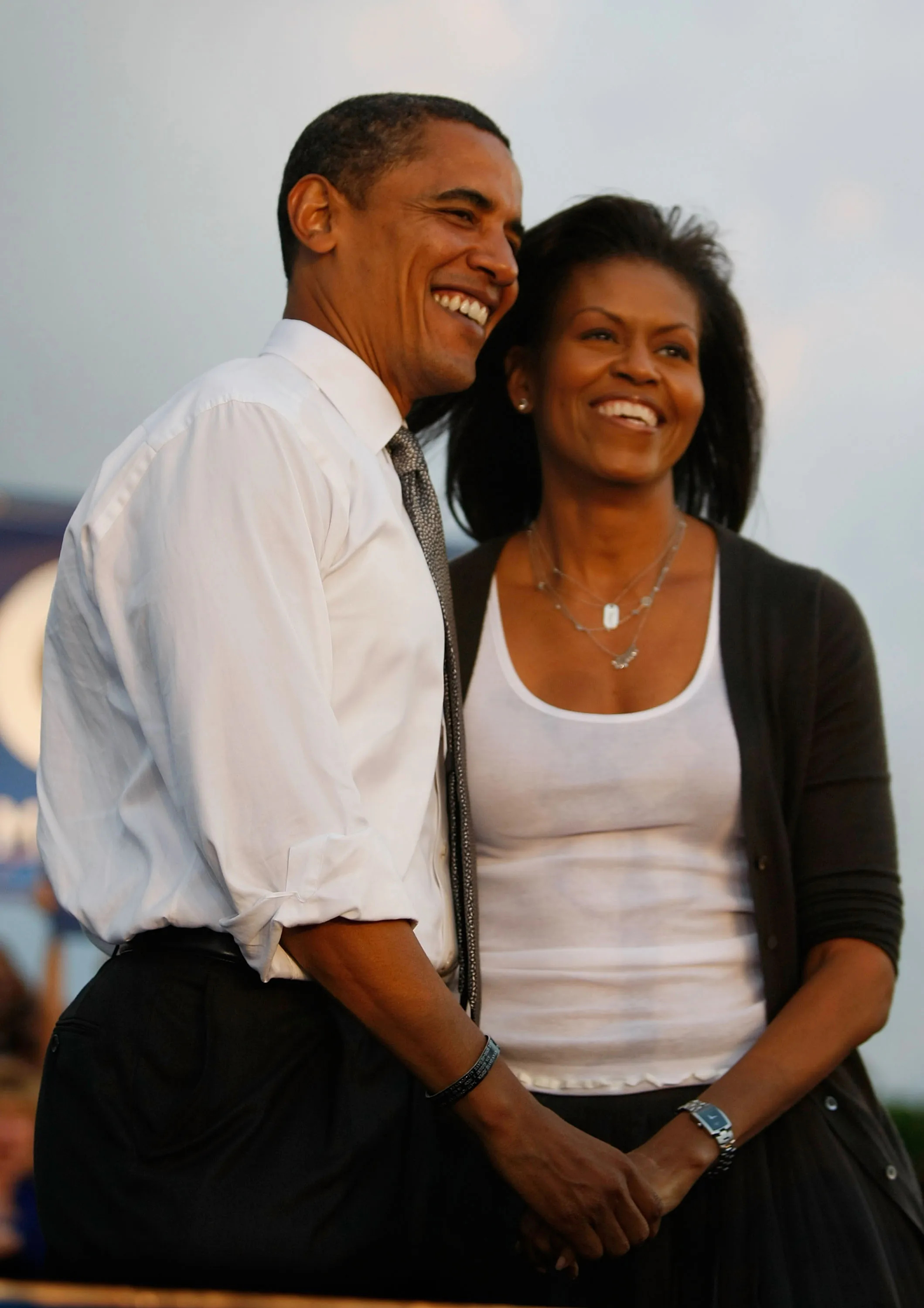 Michelle and Barack Obama, Wedding anniversary, Sweet posts, Celebrity love, 2120x3000 HD Handy