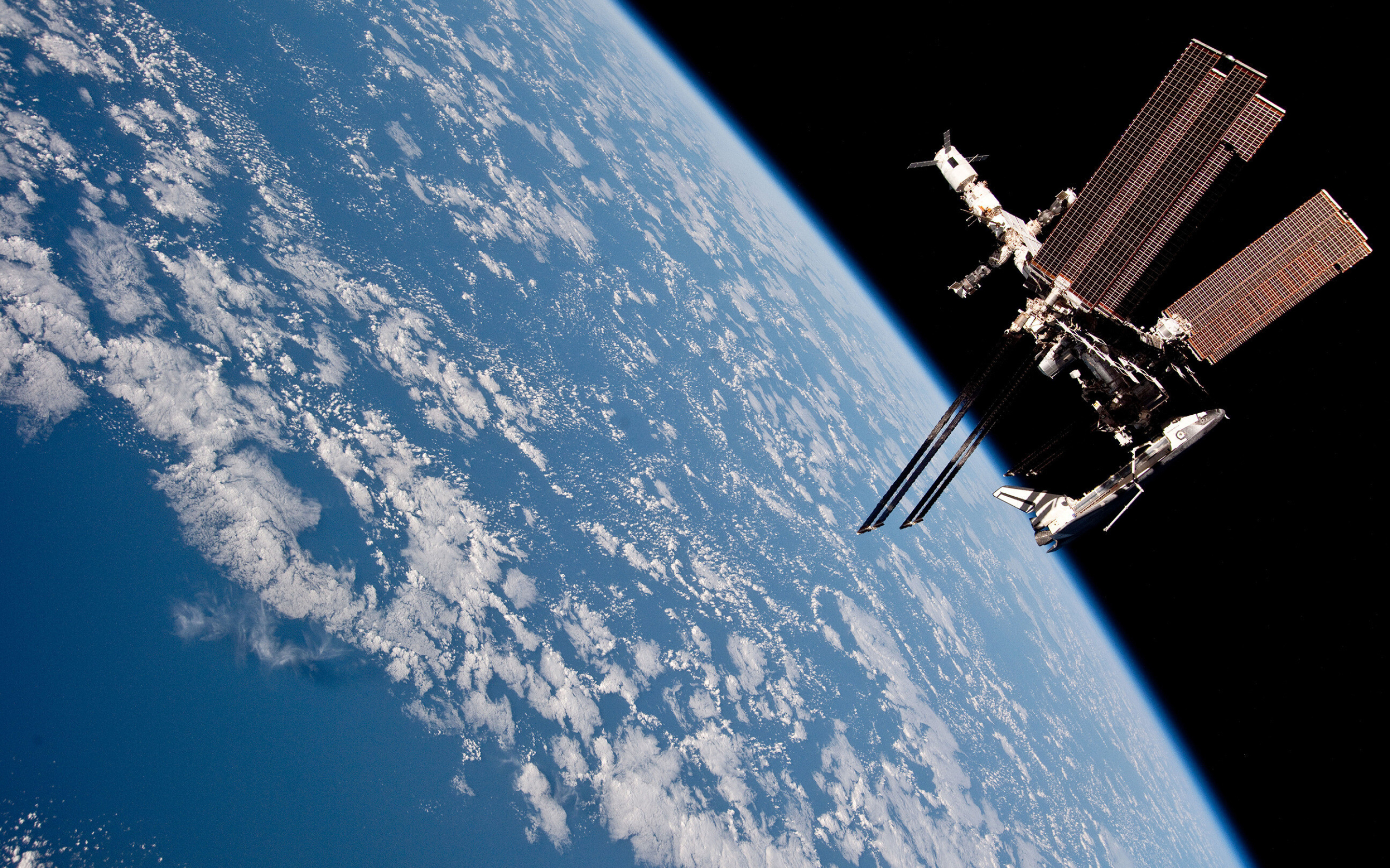 ISS: International Space Station, The largest satellite in low Earth orbit. 2880x1800 HD Wallpaper.