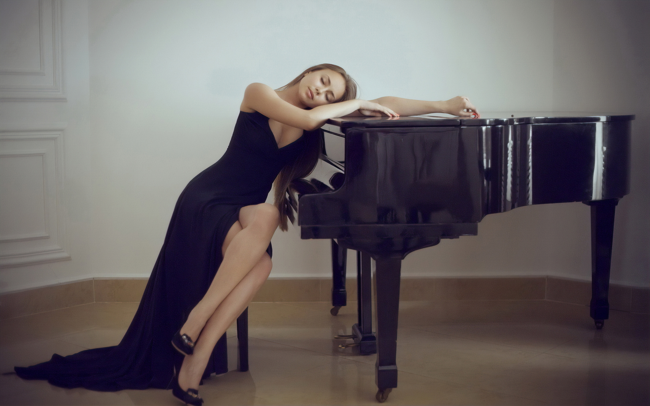 Grand Piano: Girl In Black Dress Leaning Over Keyboard Instrument, Musician, Musical instrument. 2560x1600 HD Background.
